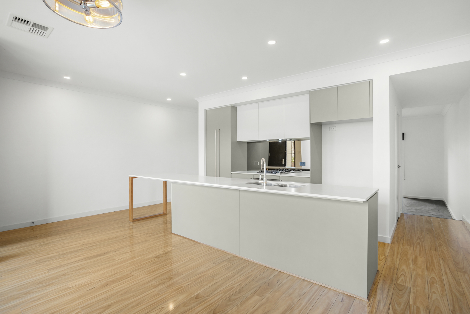 7 Banksia Street — photo 4 of 24