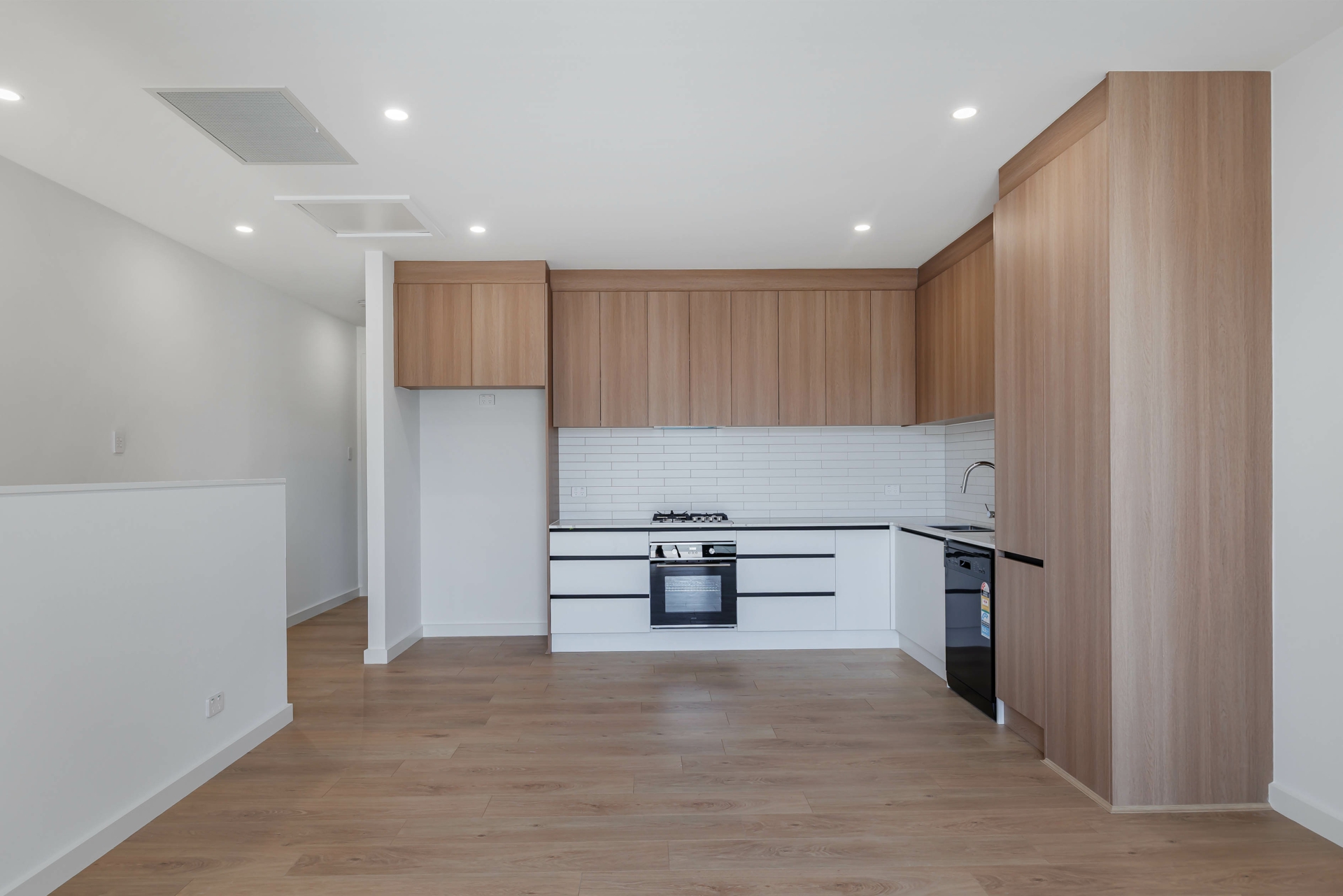 1/775 Port Road — photo 3 of 14