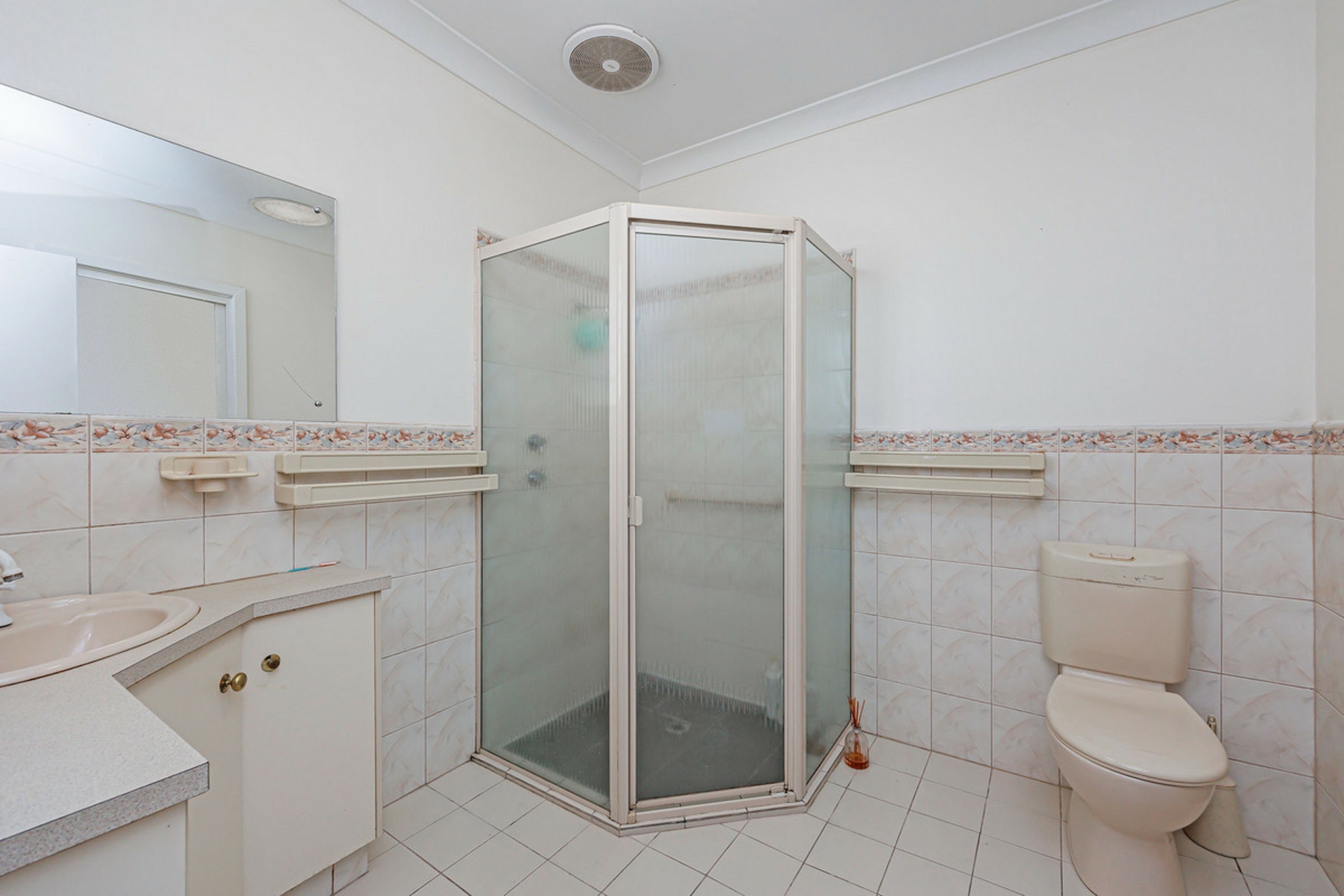 32 Formby Crescent — photo 8 of 13