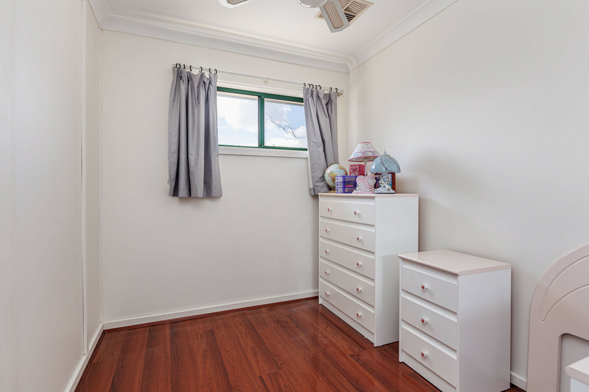32 Formby Crescent — photo 9 of 13