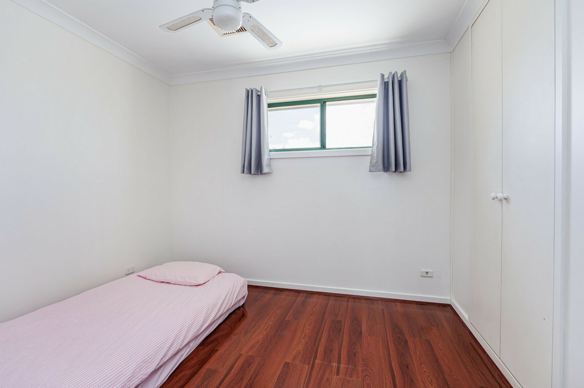 32 Formby Crescent — photo 10 of 13