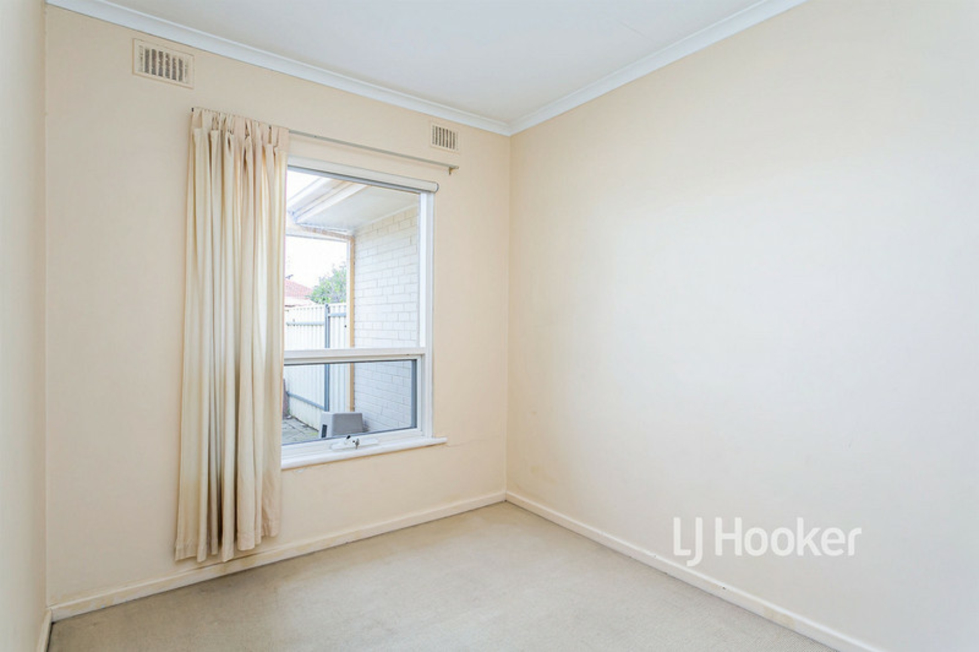 2/2 Pearce Street — photo 5 of 8