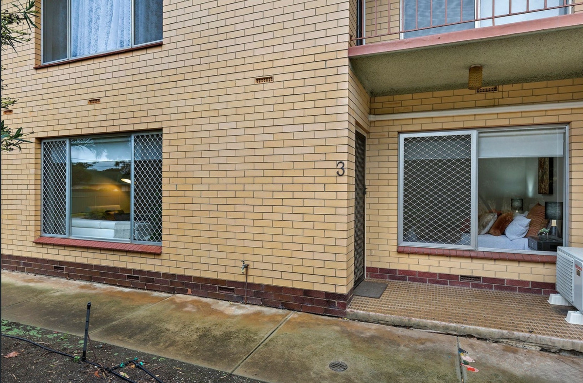 3/14 Montrose Avenue — photo 8 of 9