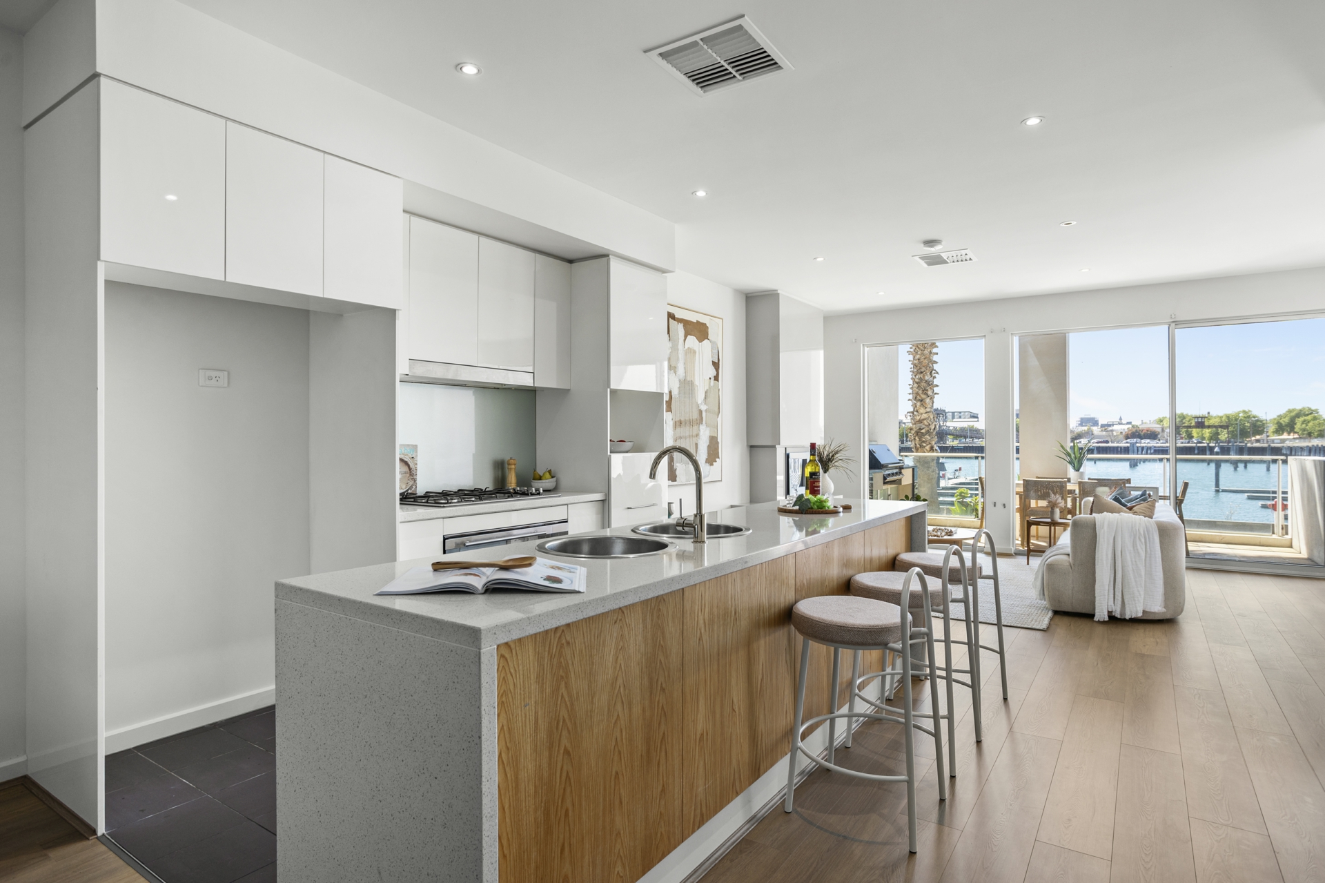 16 Tarni Court — photo 3 of 29