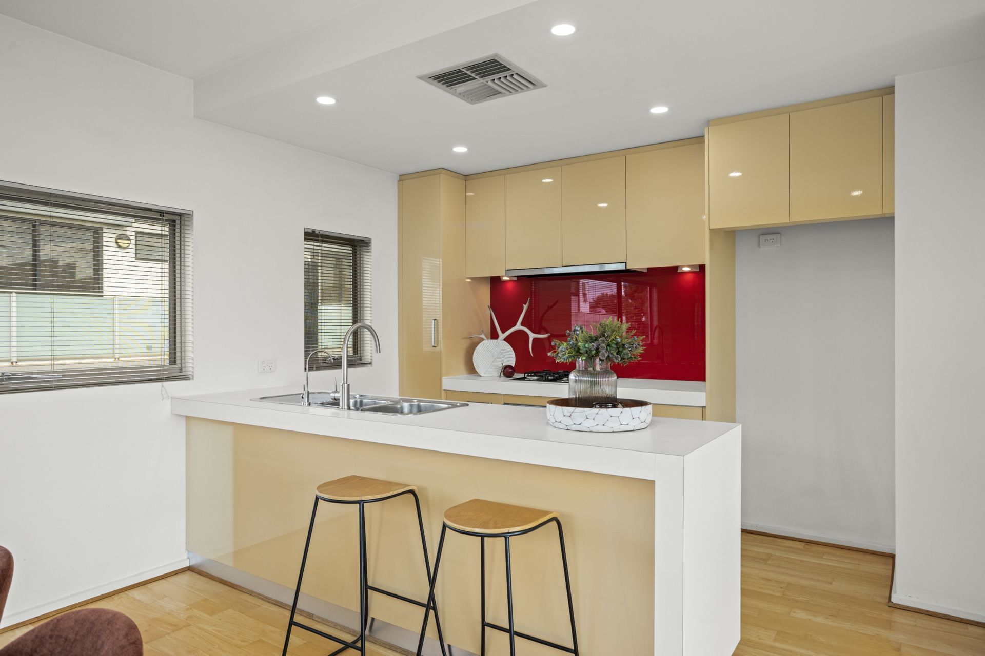 16 Godfrey Street — photo 3 of 22