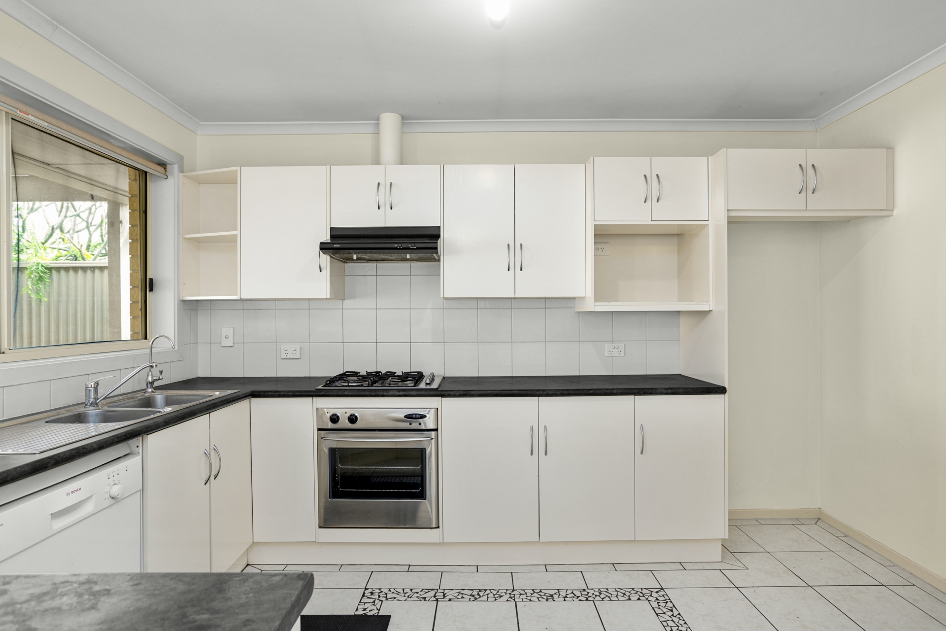 15 Macdonald Street — photo 3 of 19