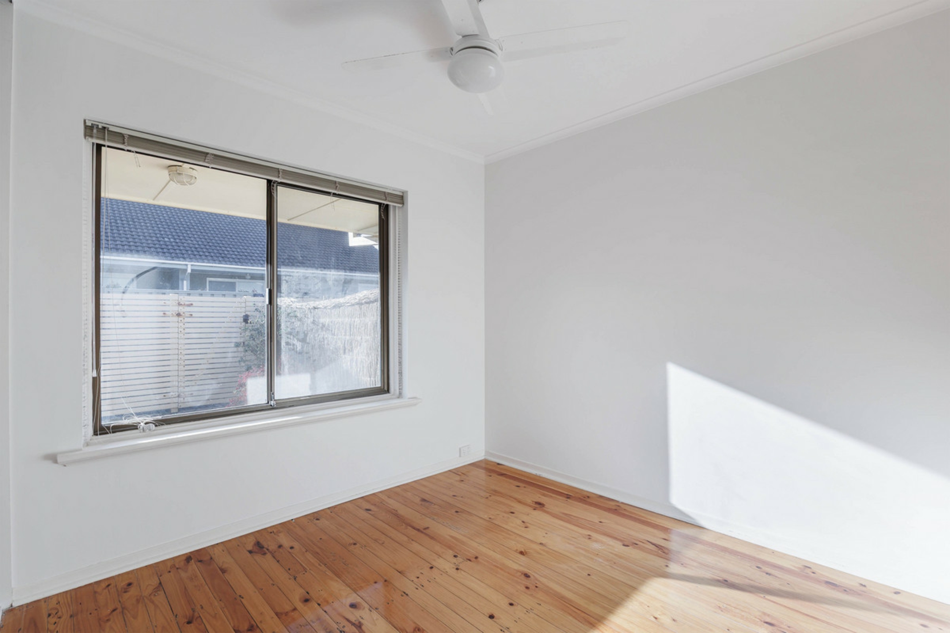 2/2 Chetwynd Street — photo 6 of 16