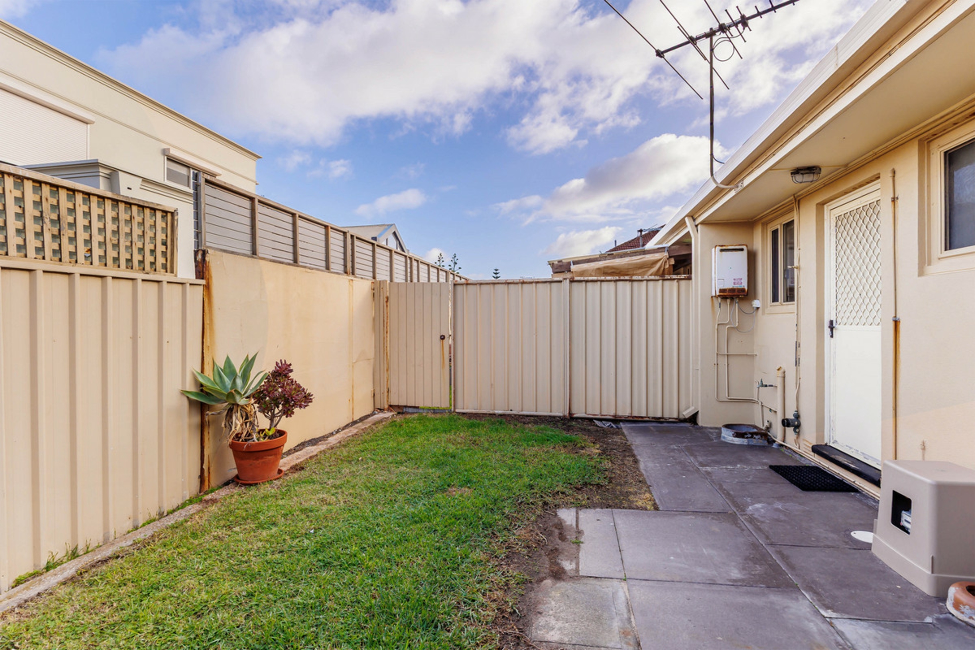 2/2 Chetwynd Street — photo 10 of 16
