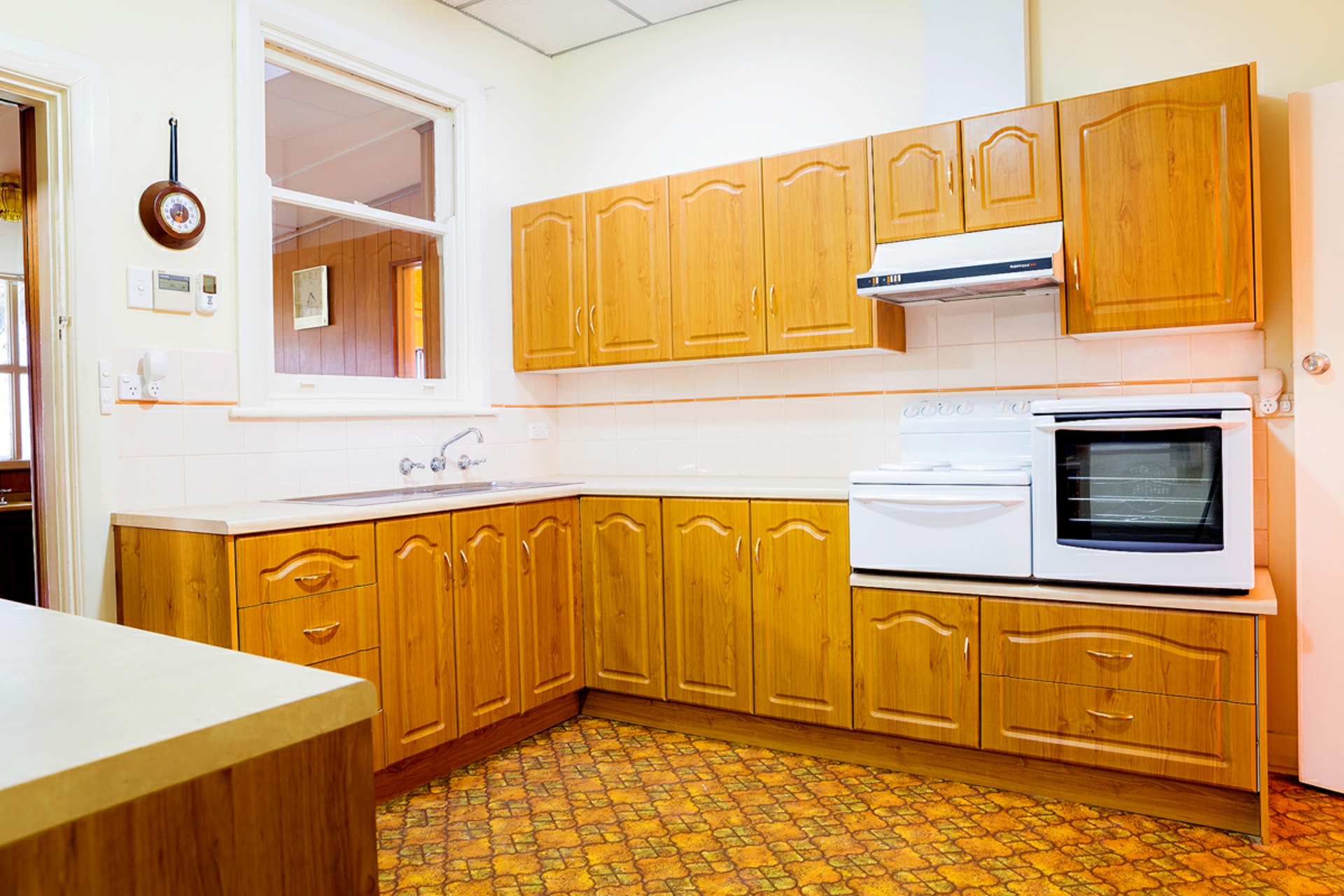 8 Agnes Street — photo 2 of 13