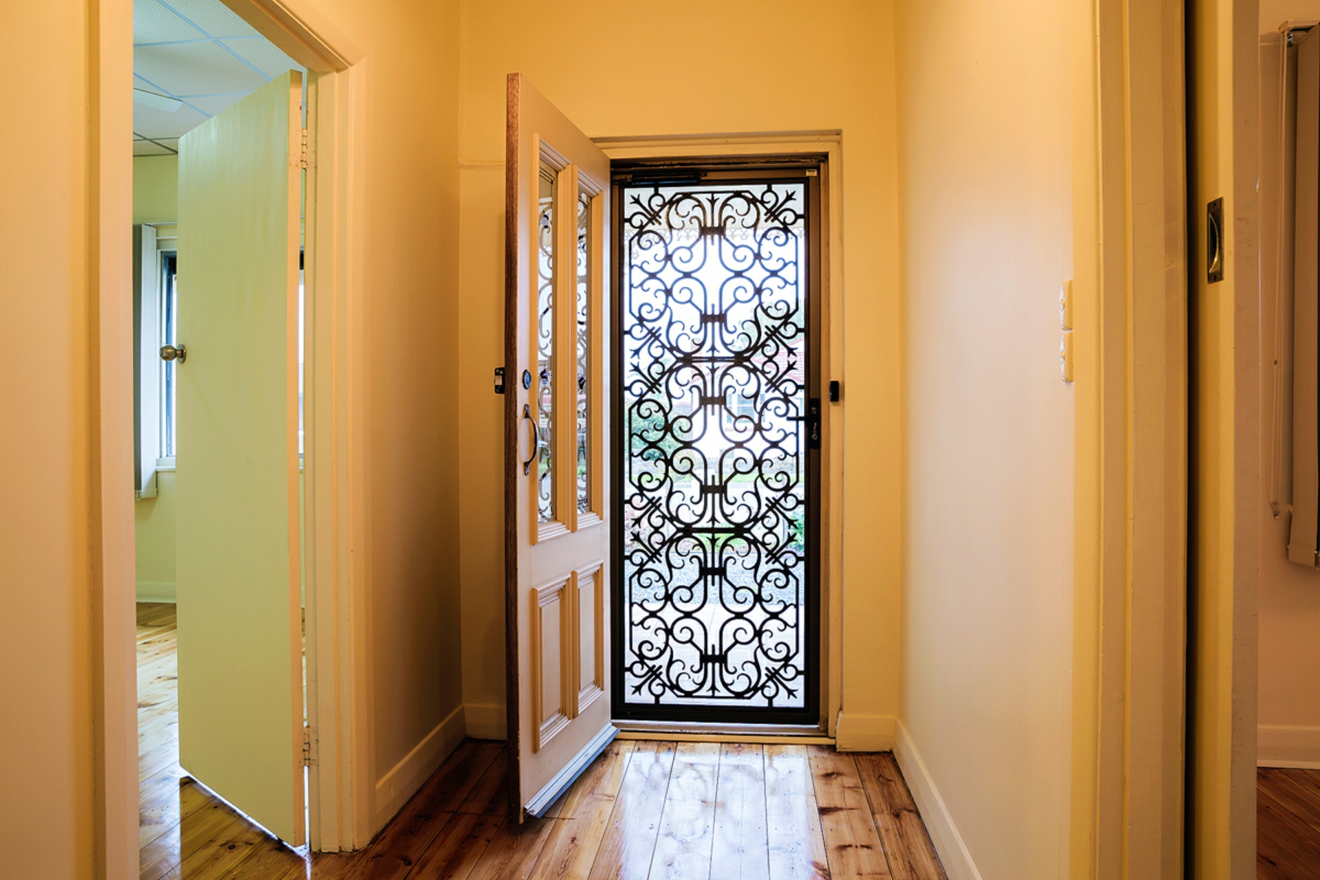 8 Agnes Street — photo 10 of 13