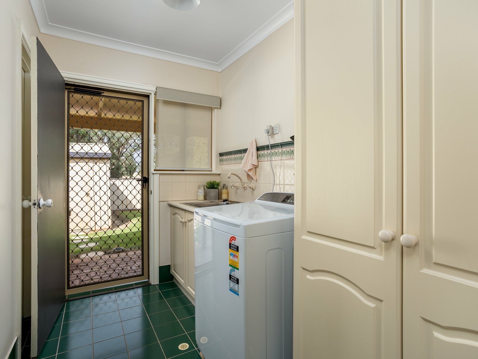 27 King Street, HARVEY