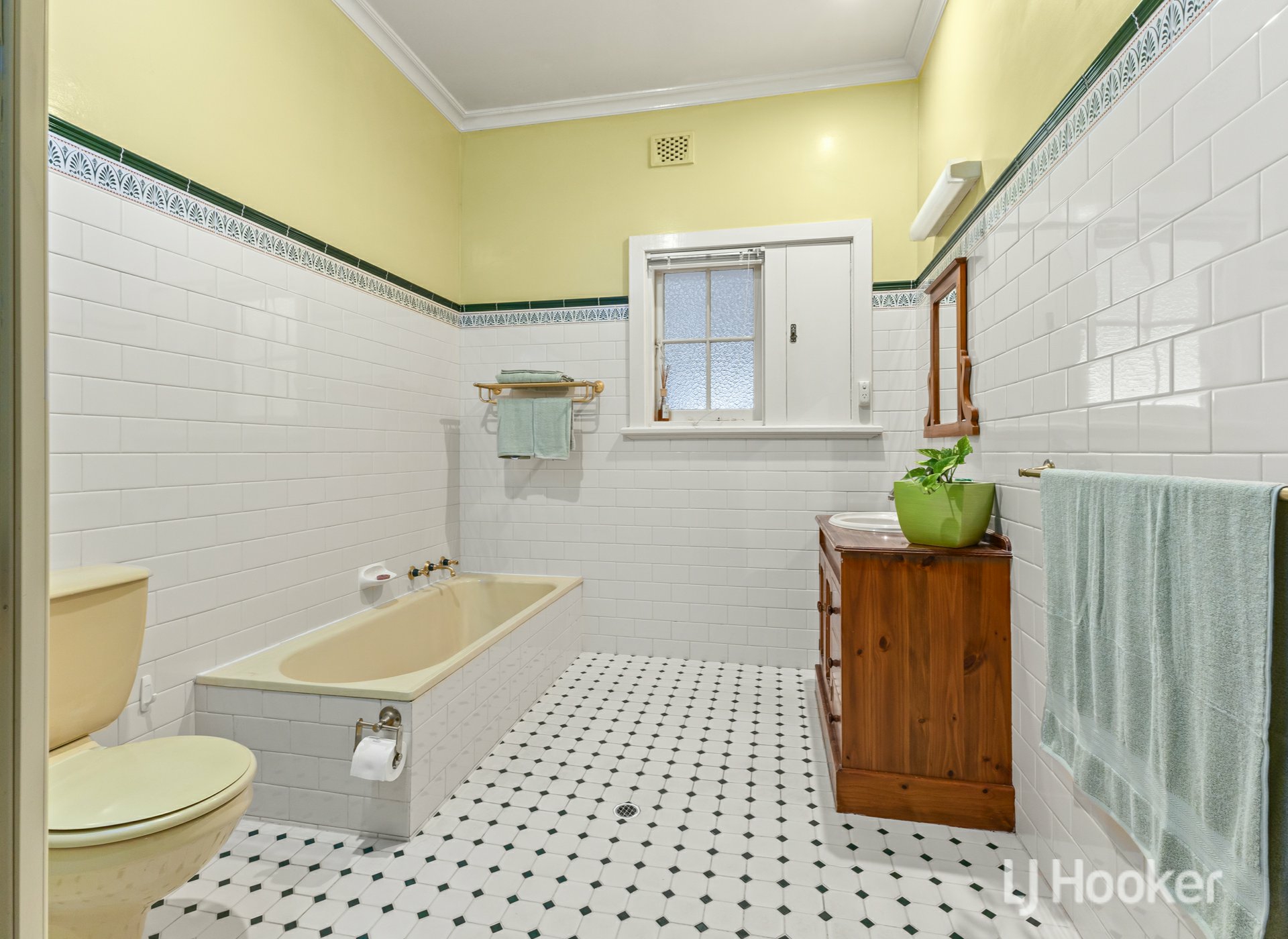 24 Herbert Road, HARVEY