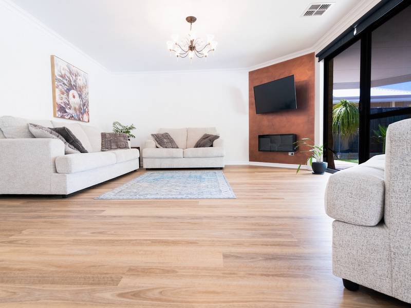 73 Bellavista Parade, MEADOW SPRINGS