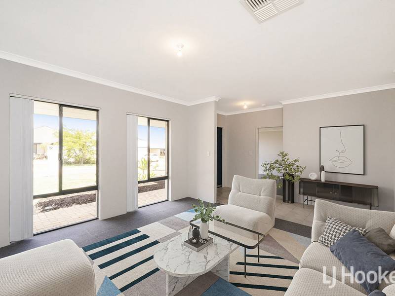 8 Prentice Way, LAKELANDS