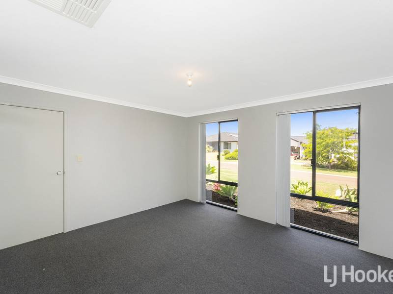 8 Prentice Way, LAKELANDS