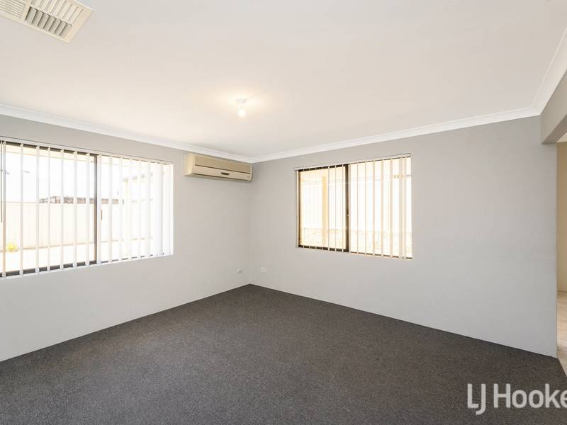 8 Prentice Way, LAKELANDS