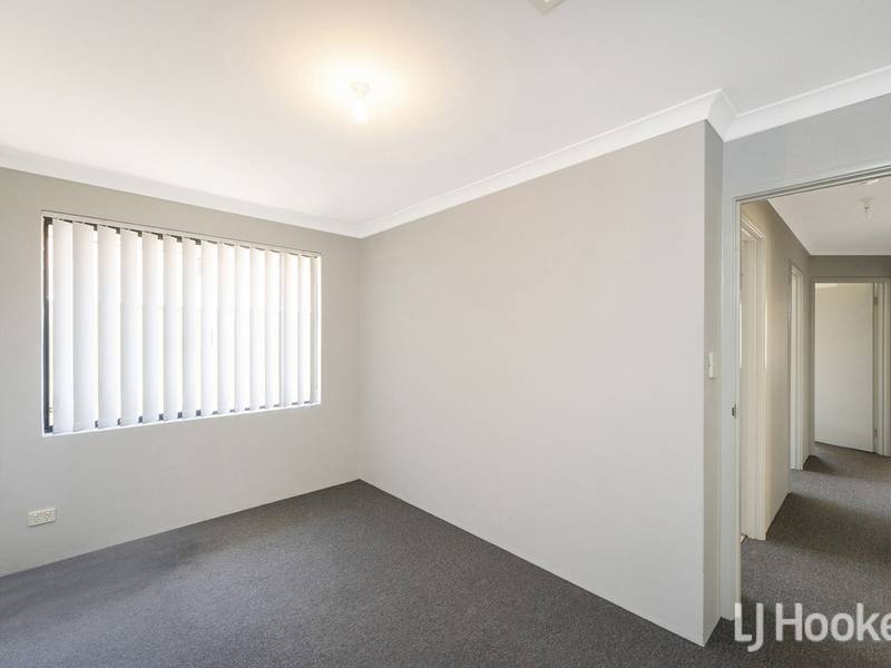 8 Prentice Way, LAKELANDS