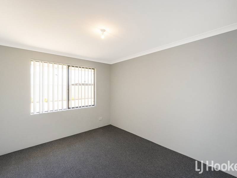 8 Prentice Way, LAKELANDS