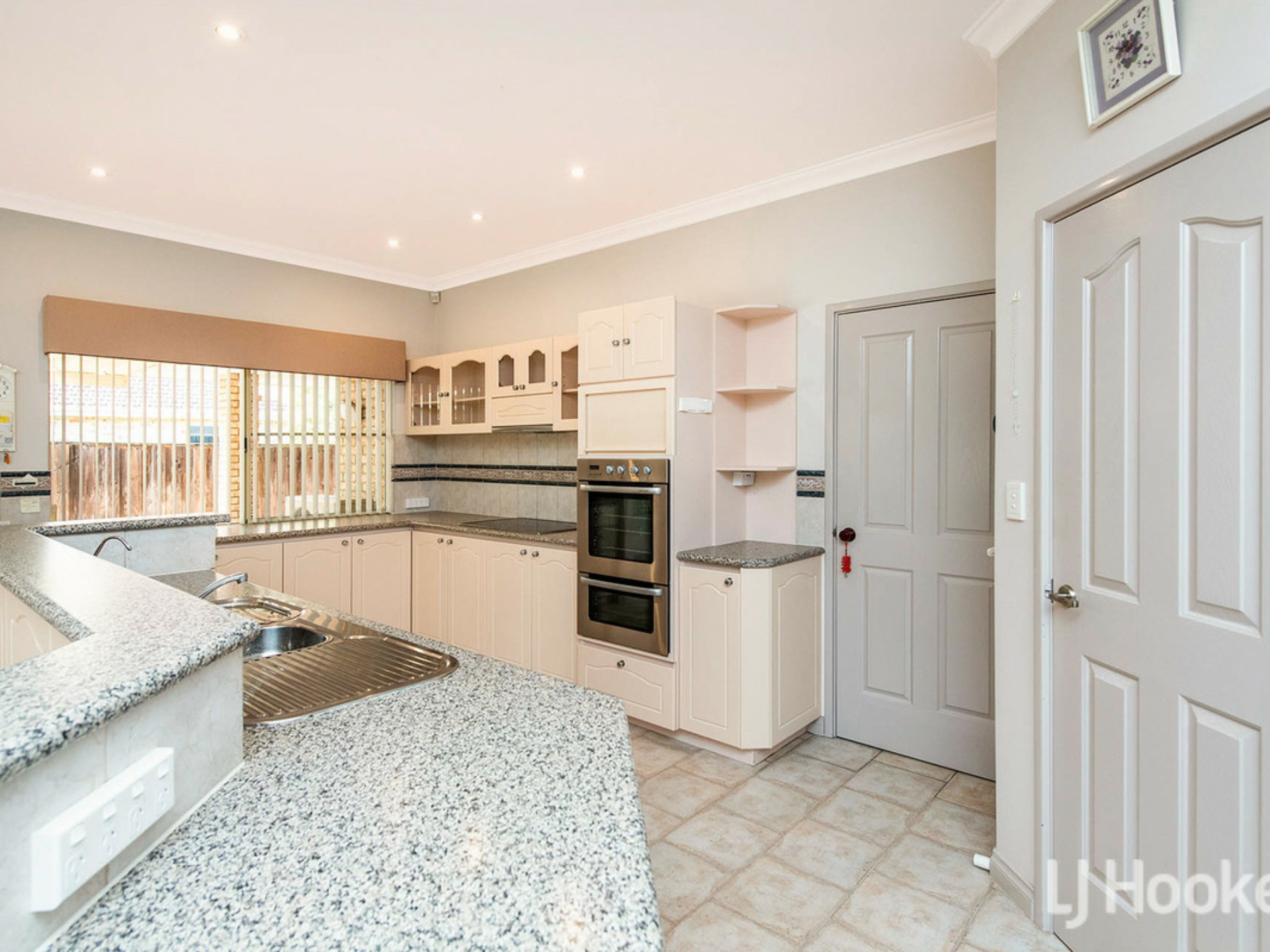 18 Macquarie Drive, COODANUP