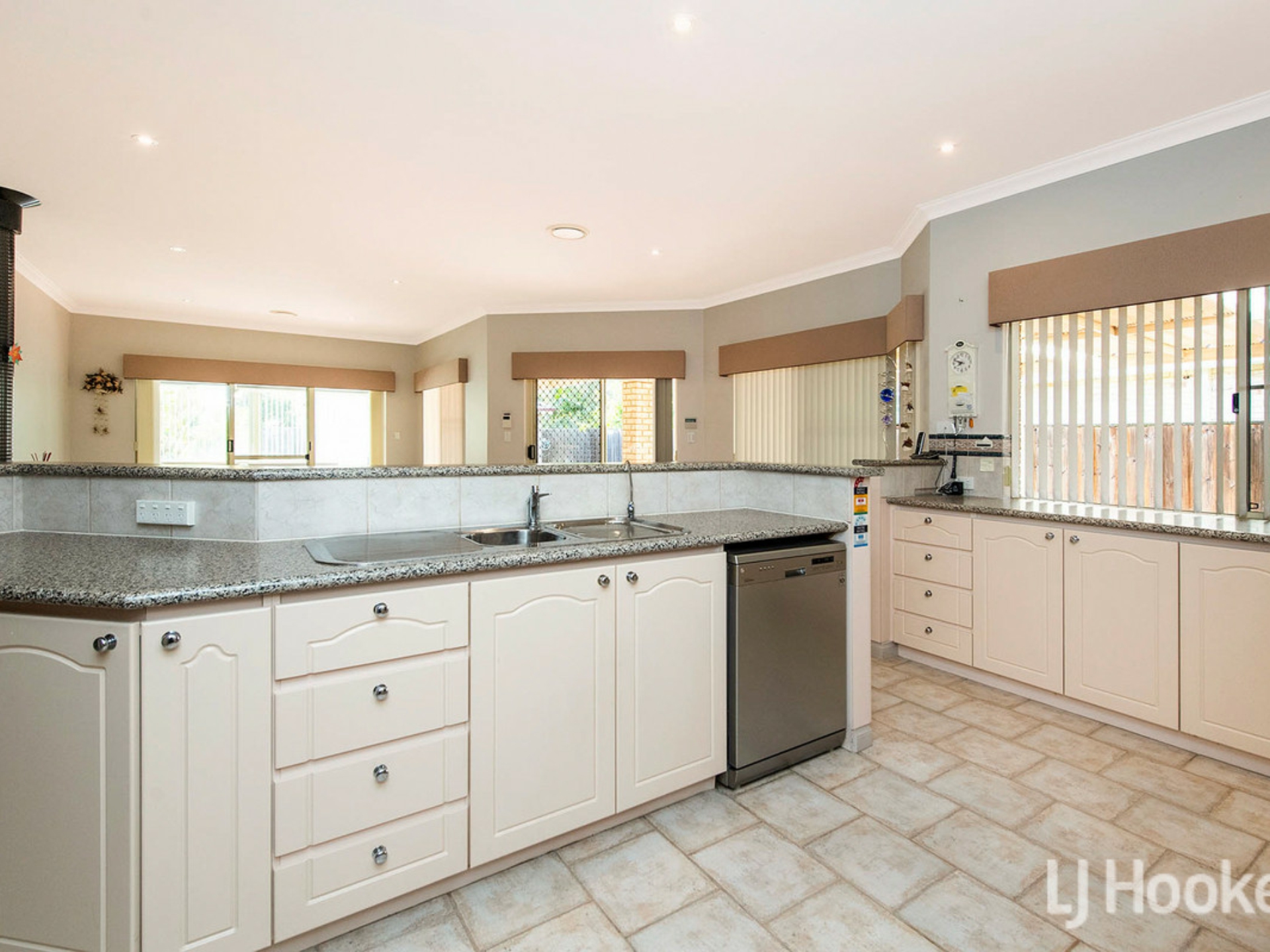 18 Macquarie Drive, COODANUP