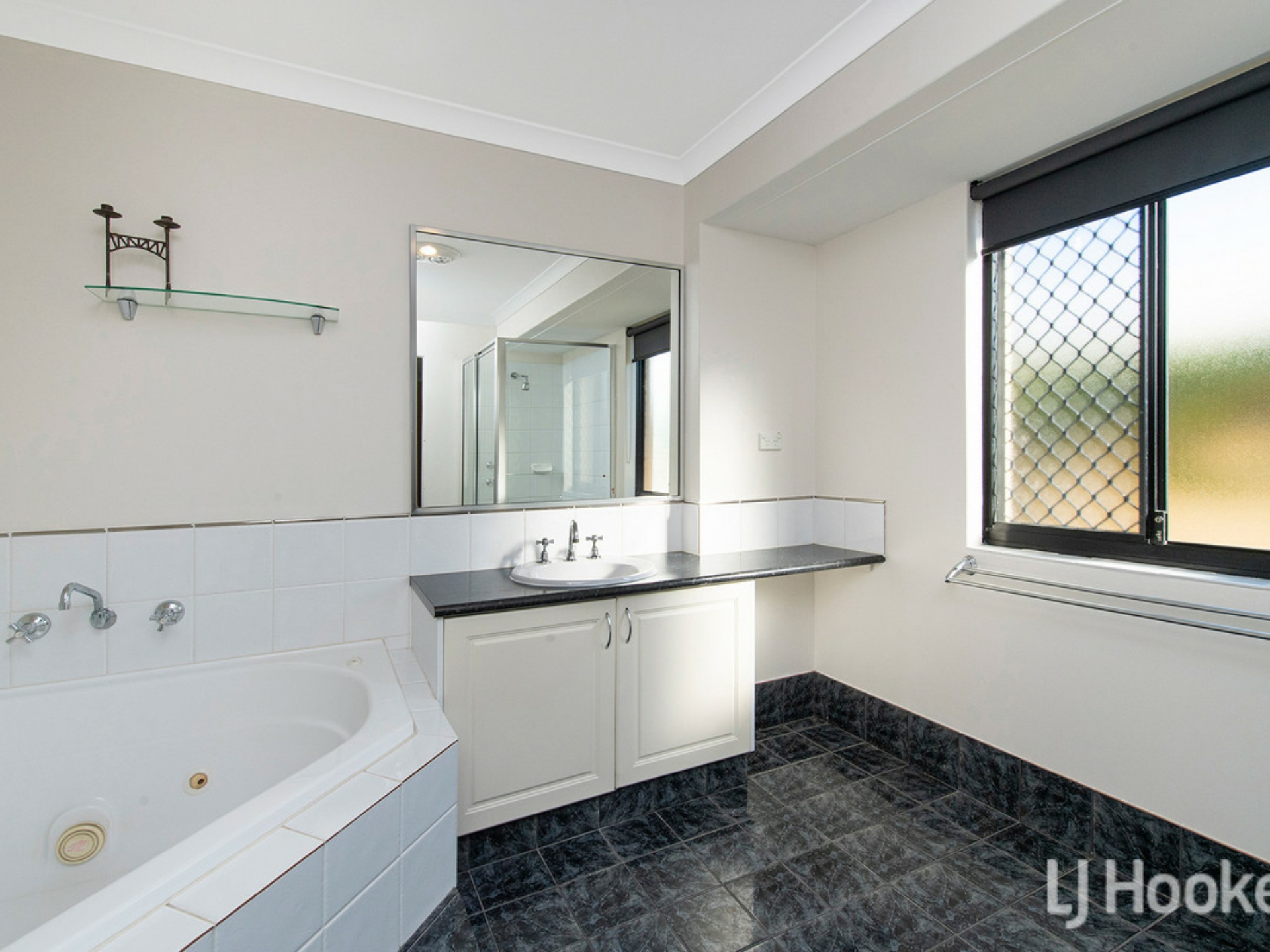 6 Hazelmere Drive, DAWESVILLE