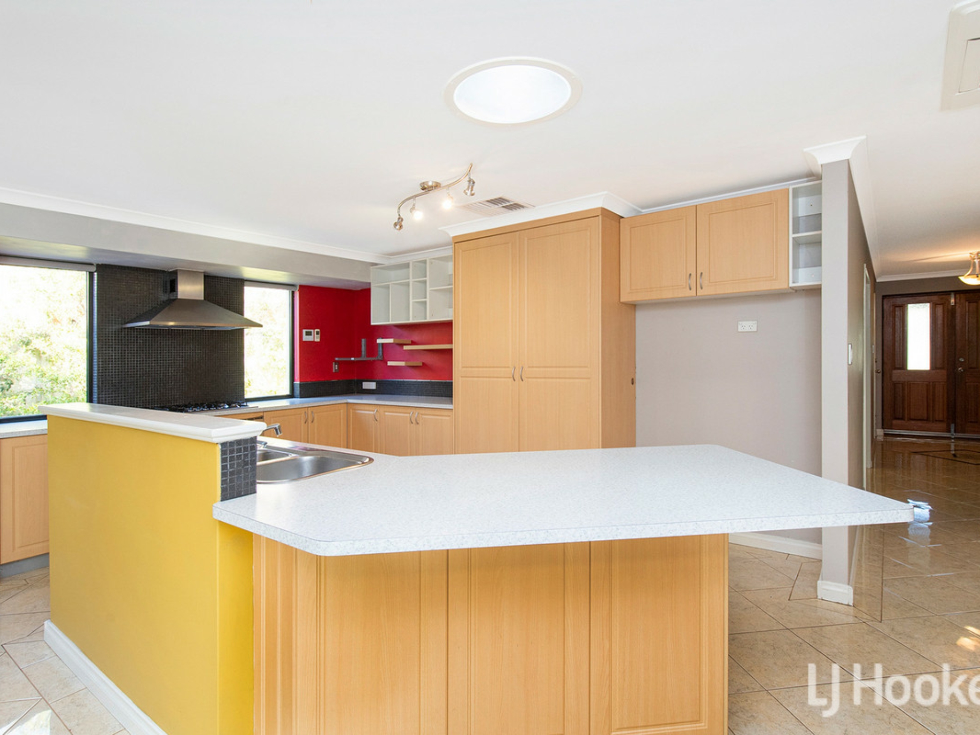 6 Hazelmere Drive, DAWESVILLE
