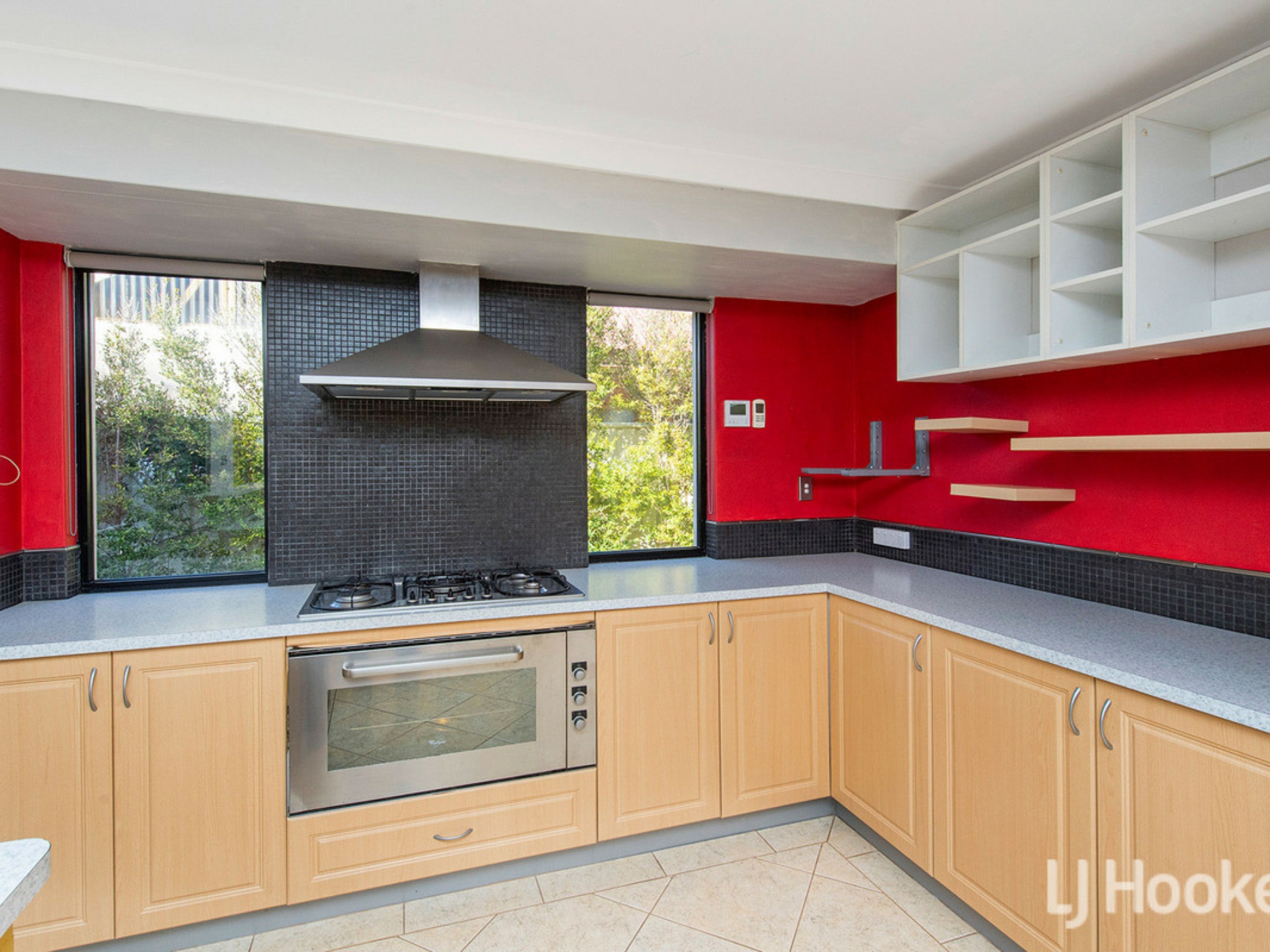 6 Hazelmere Drive, DAWESVILLE