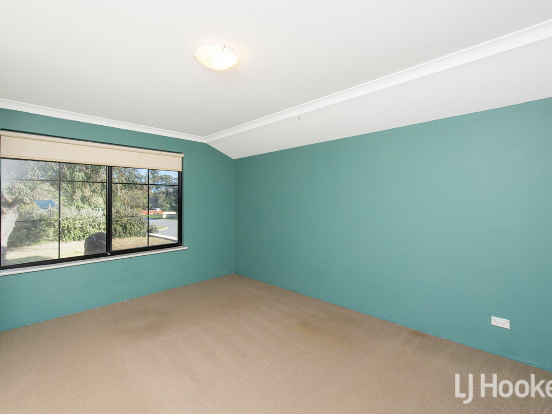 6 Hazelmere Drive, DAWESVILLE