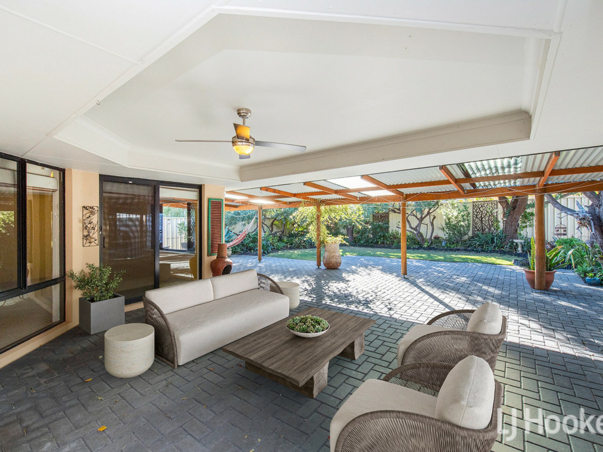 6 Hazelmere Drive, DAWESVILLE