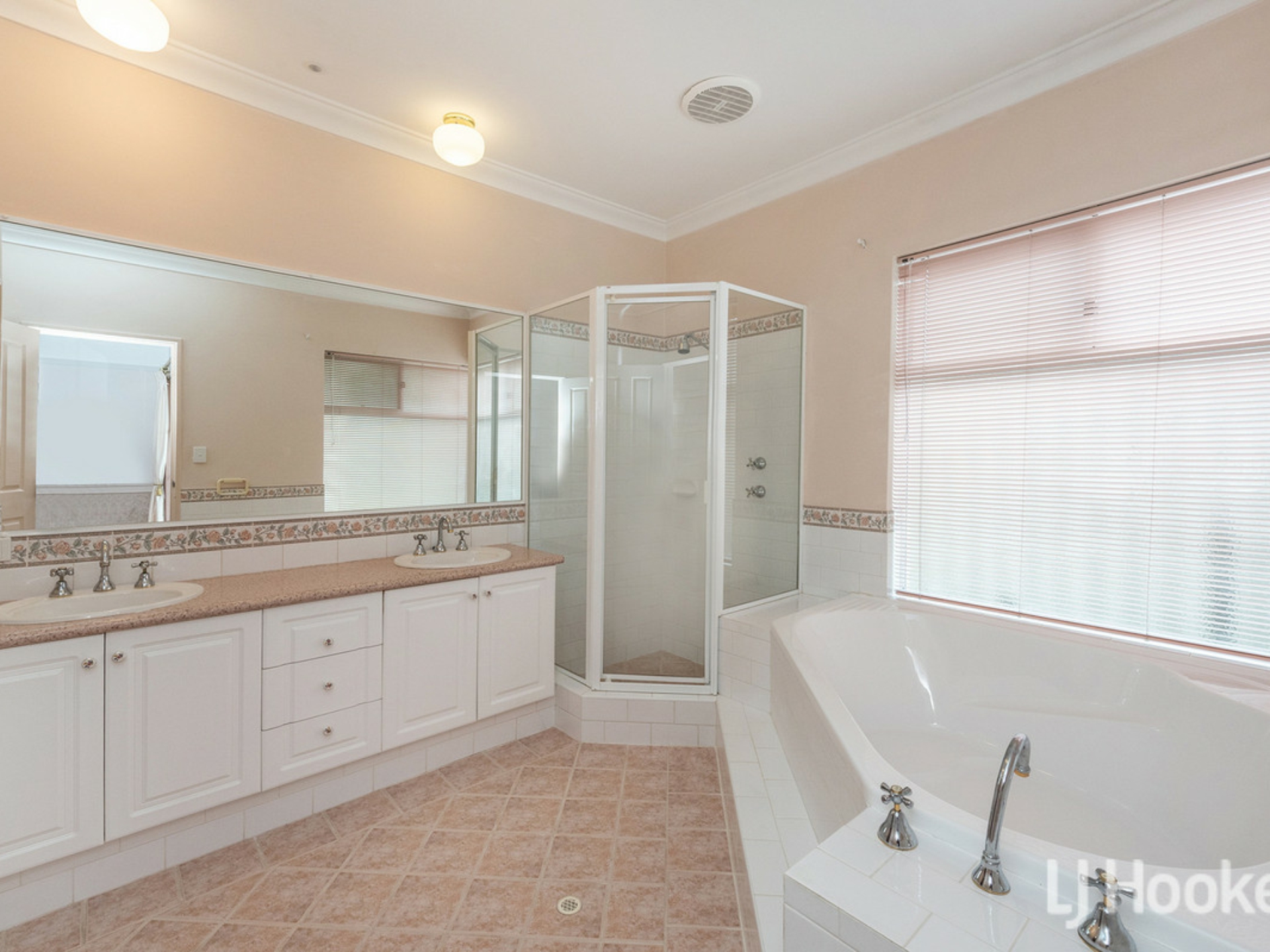 15 Madora Beach Road, MADORA BAY