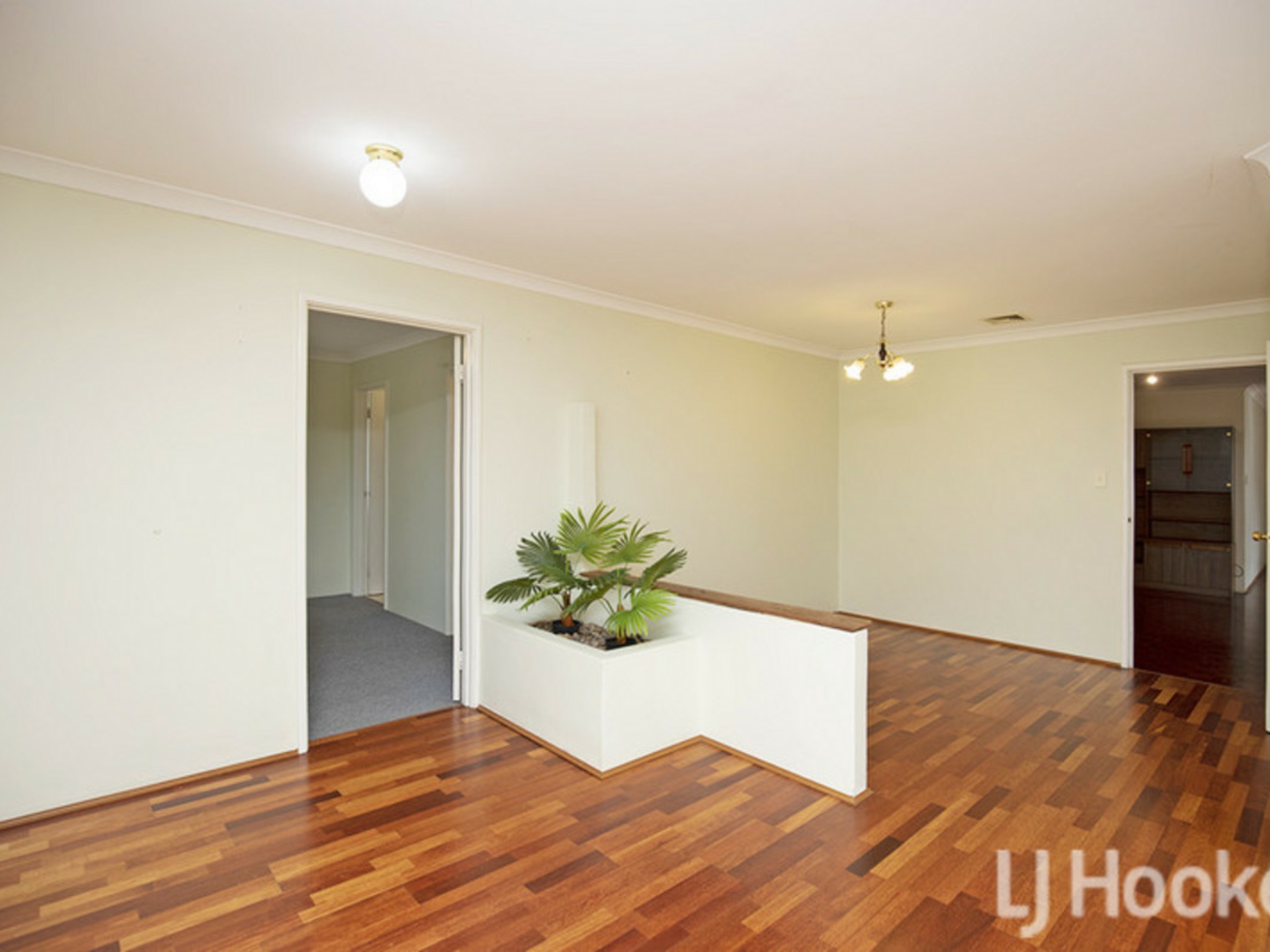 9 Olinda Court, GREENFIELDS