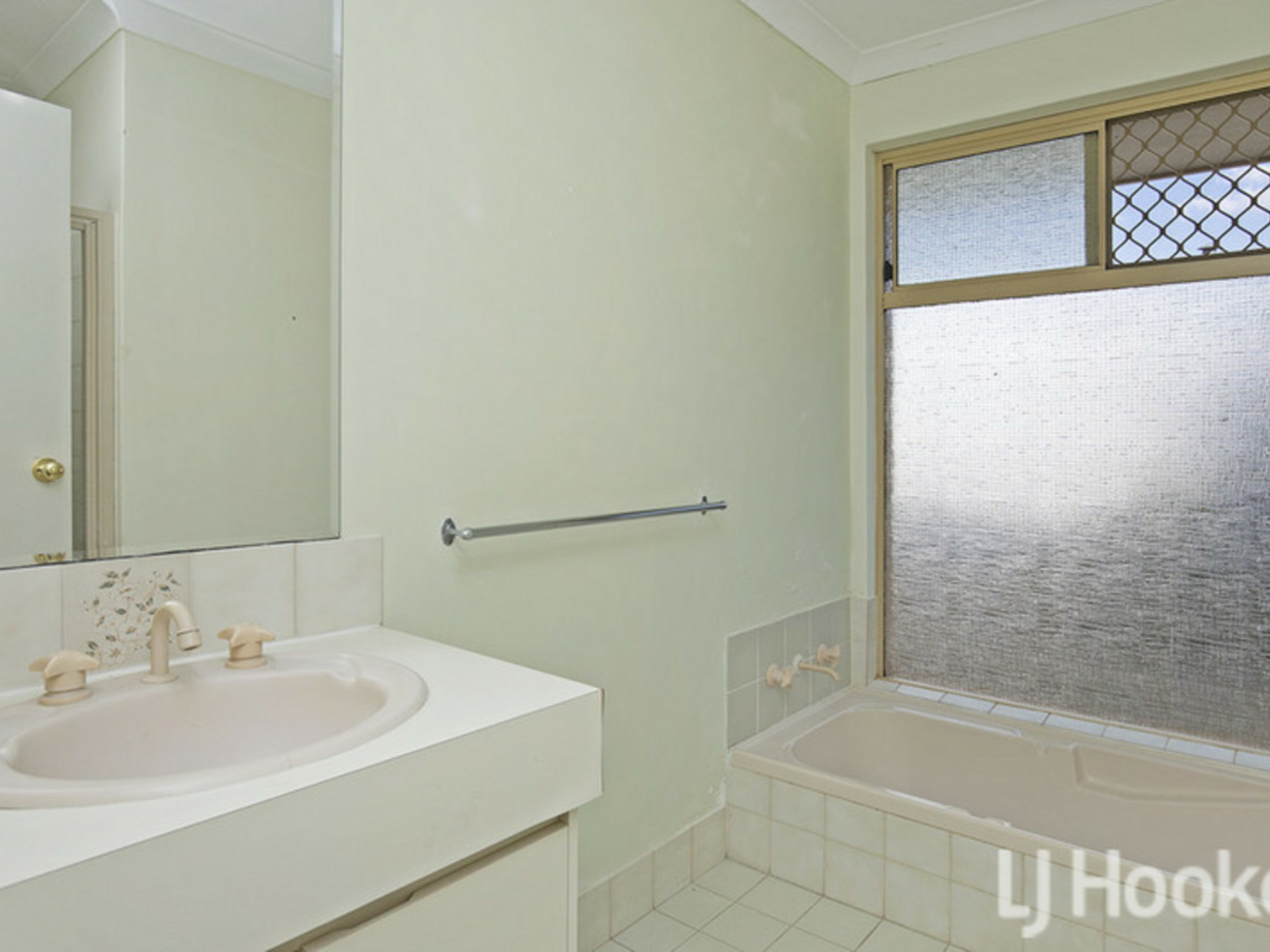 9 Olinda Court, GREENFIELDS