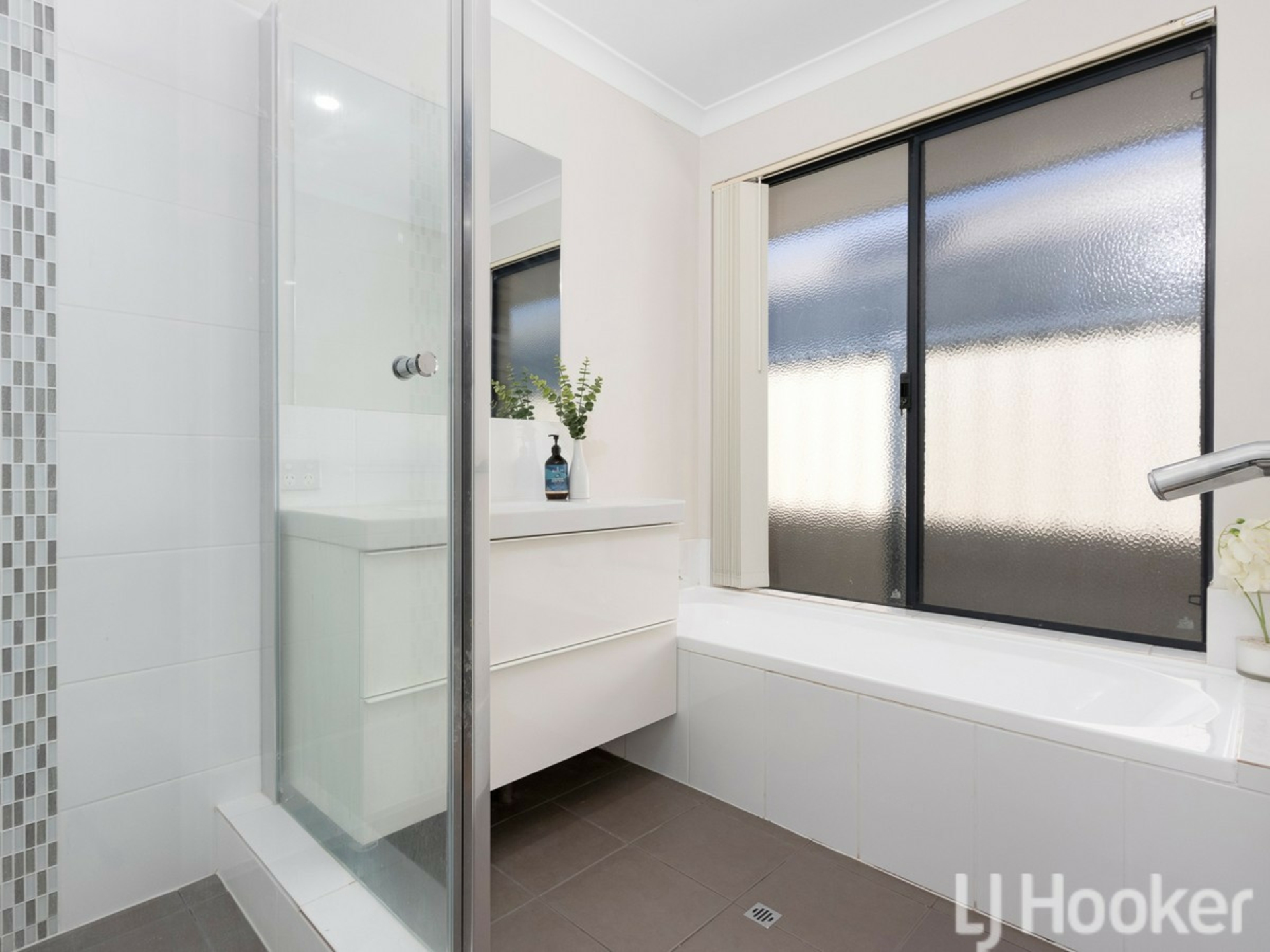 99 Pebble Beach Boulevard, MEADOW SPRINGS