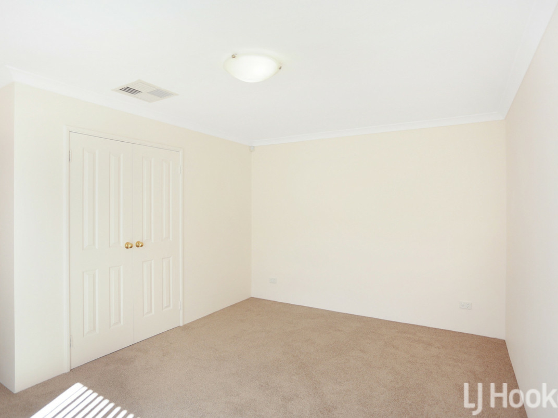 3 Rialto Place, HALLS HEAD
