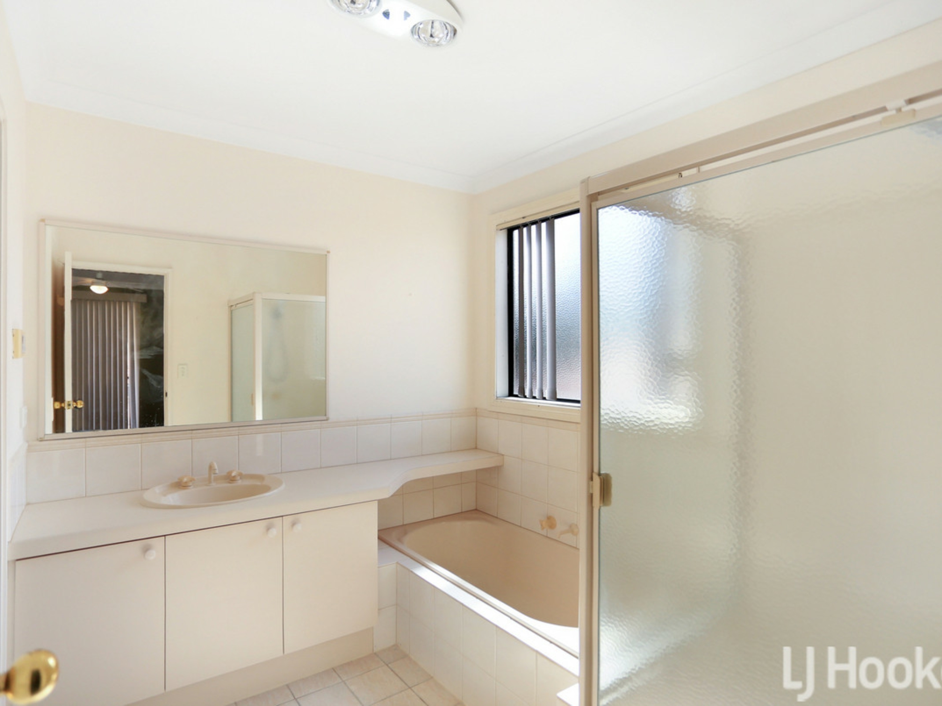 3 Rialto Place, HALLS HEAD