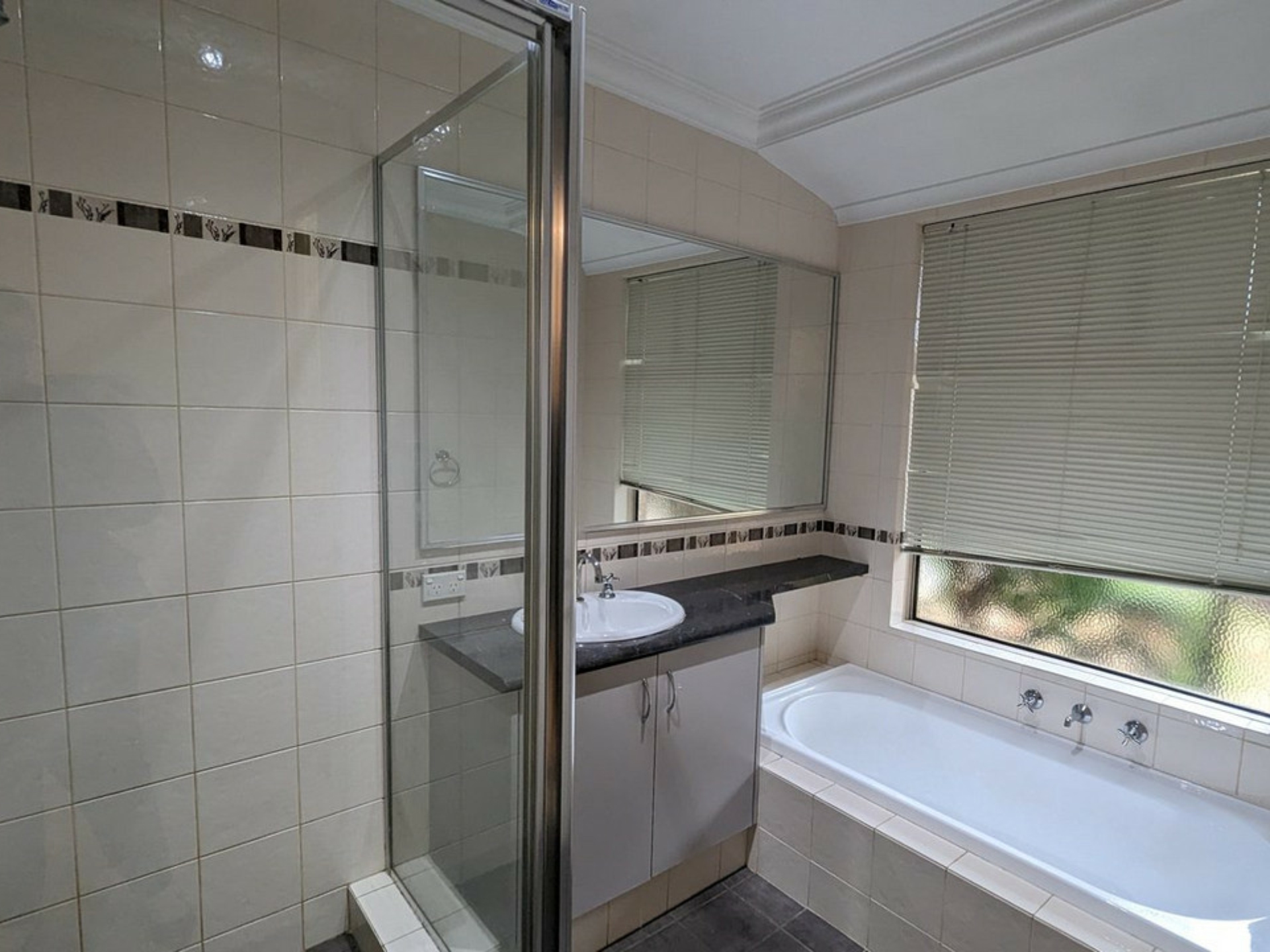 40 Chatsworth Drive, ERSKINE