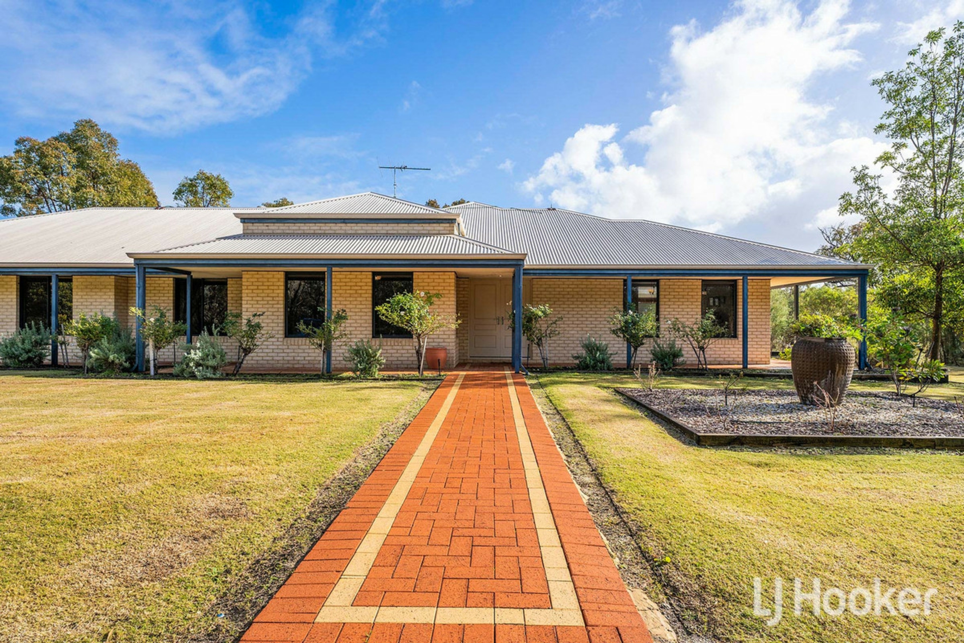 137 Evergreen Loop, STAKE HILL