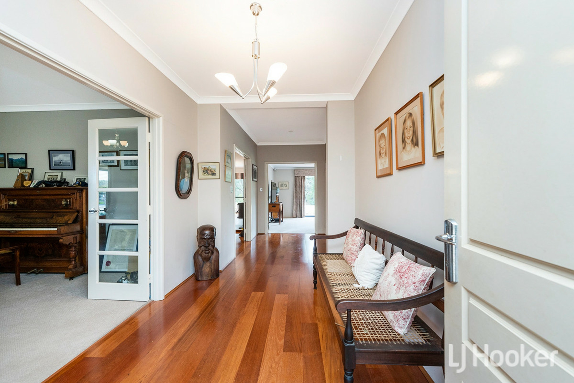 137 Evergreen Loop, STAKE HILL