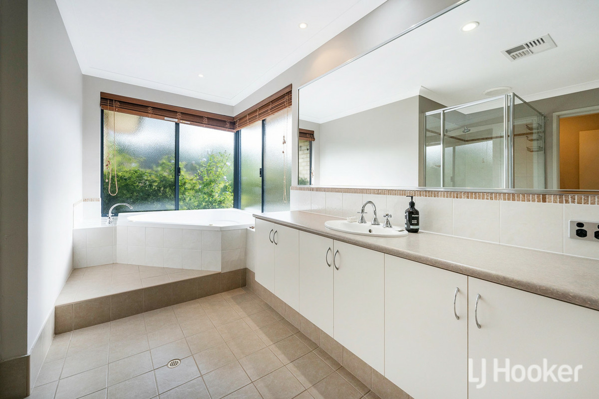 137 Evergreen Loop, STAKE HILL