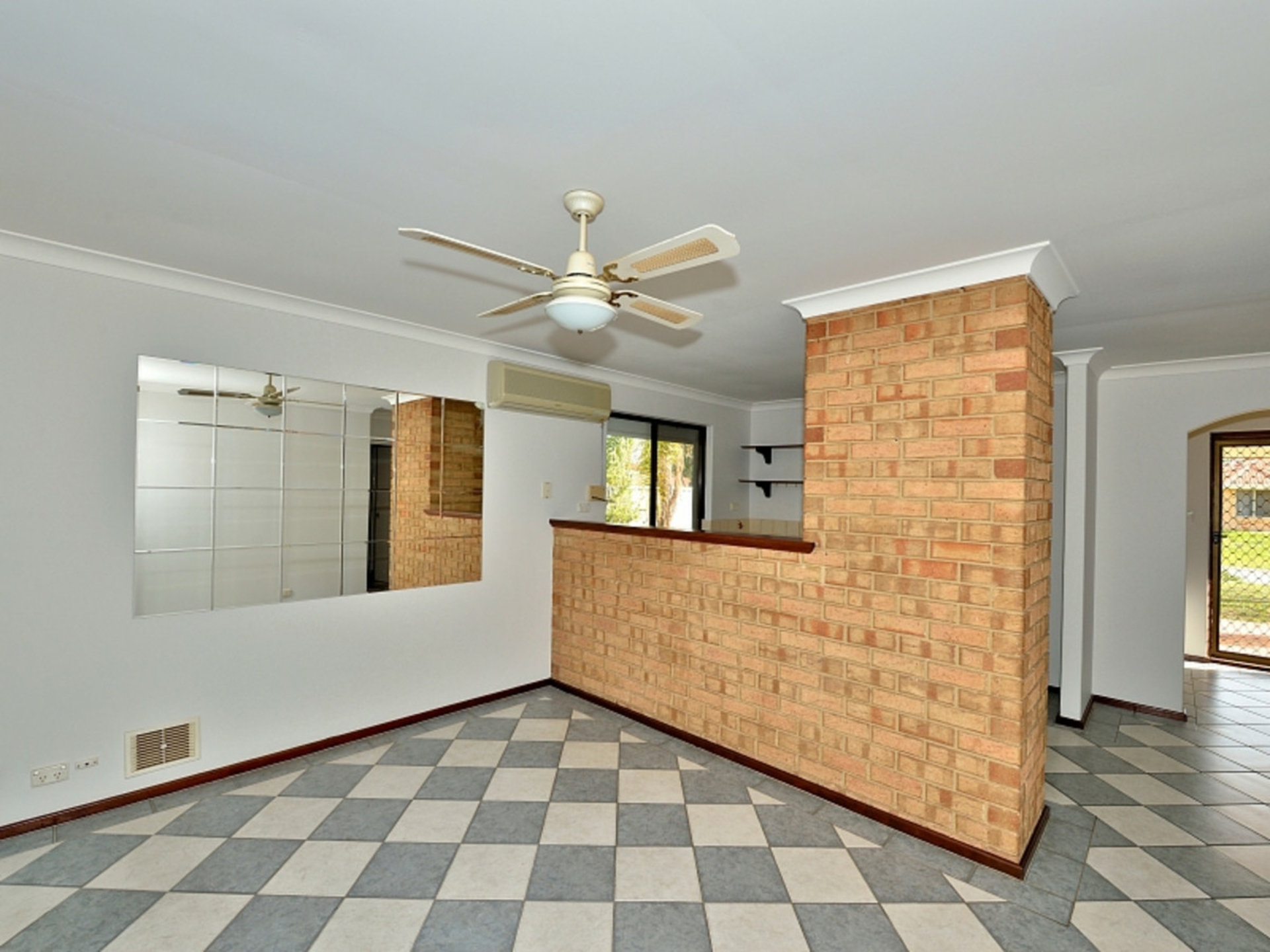 14 Challenger Road, MADORA BAY