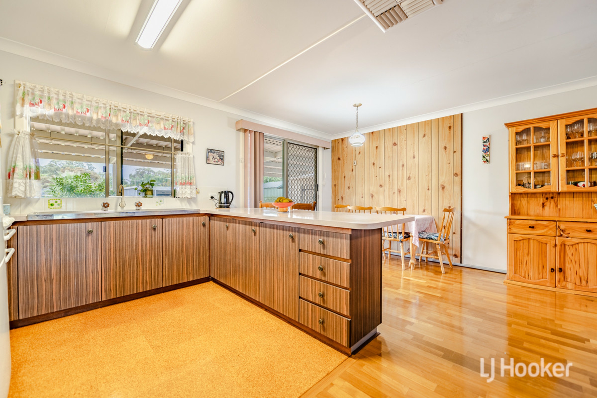 4 Banjup Road, GREENFIELDS