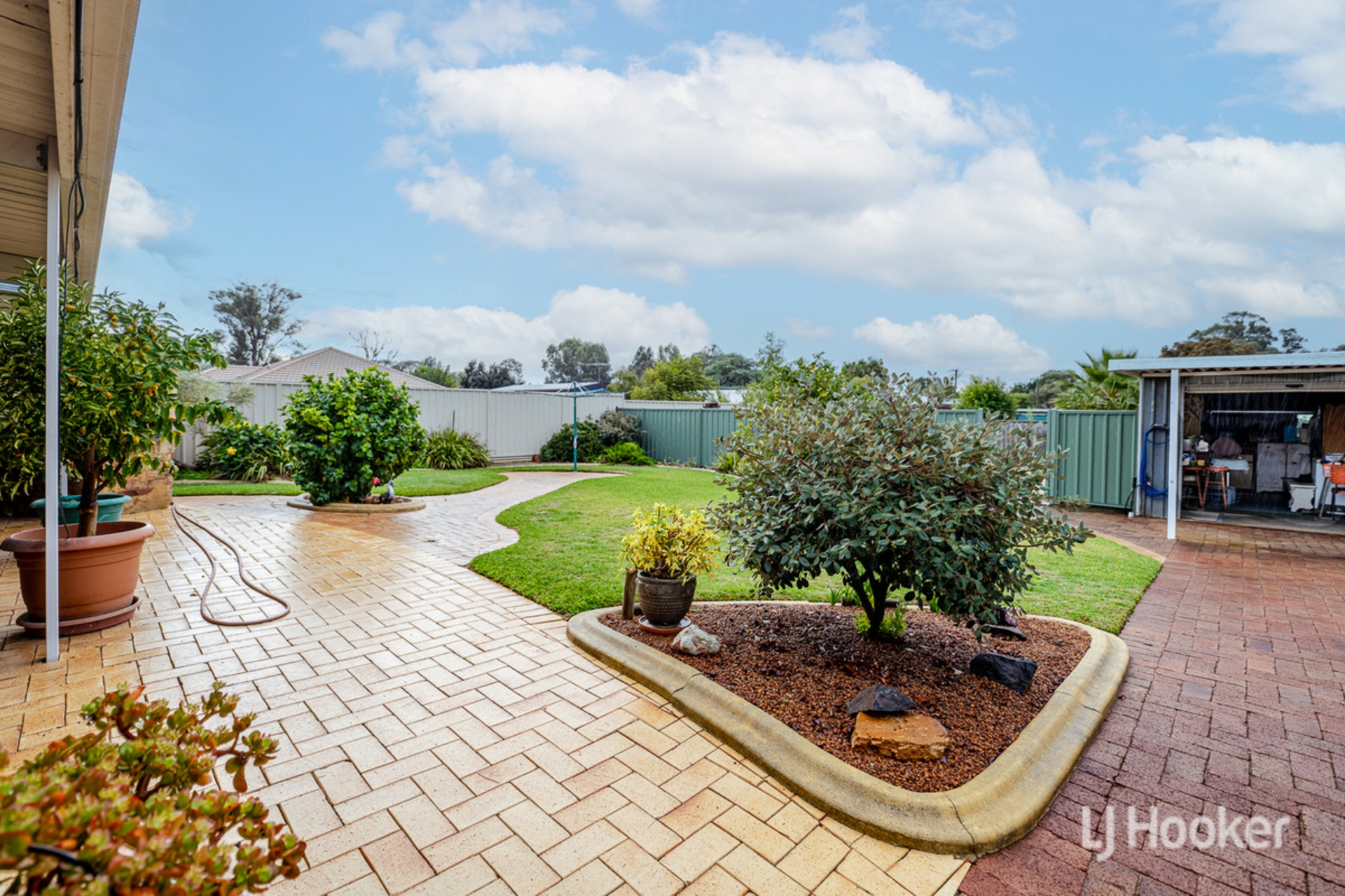 4 Banjup Road, GREENFIELDS