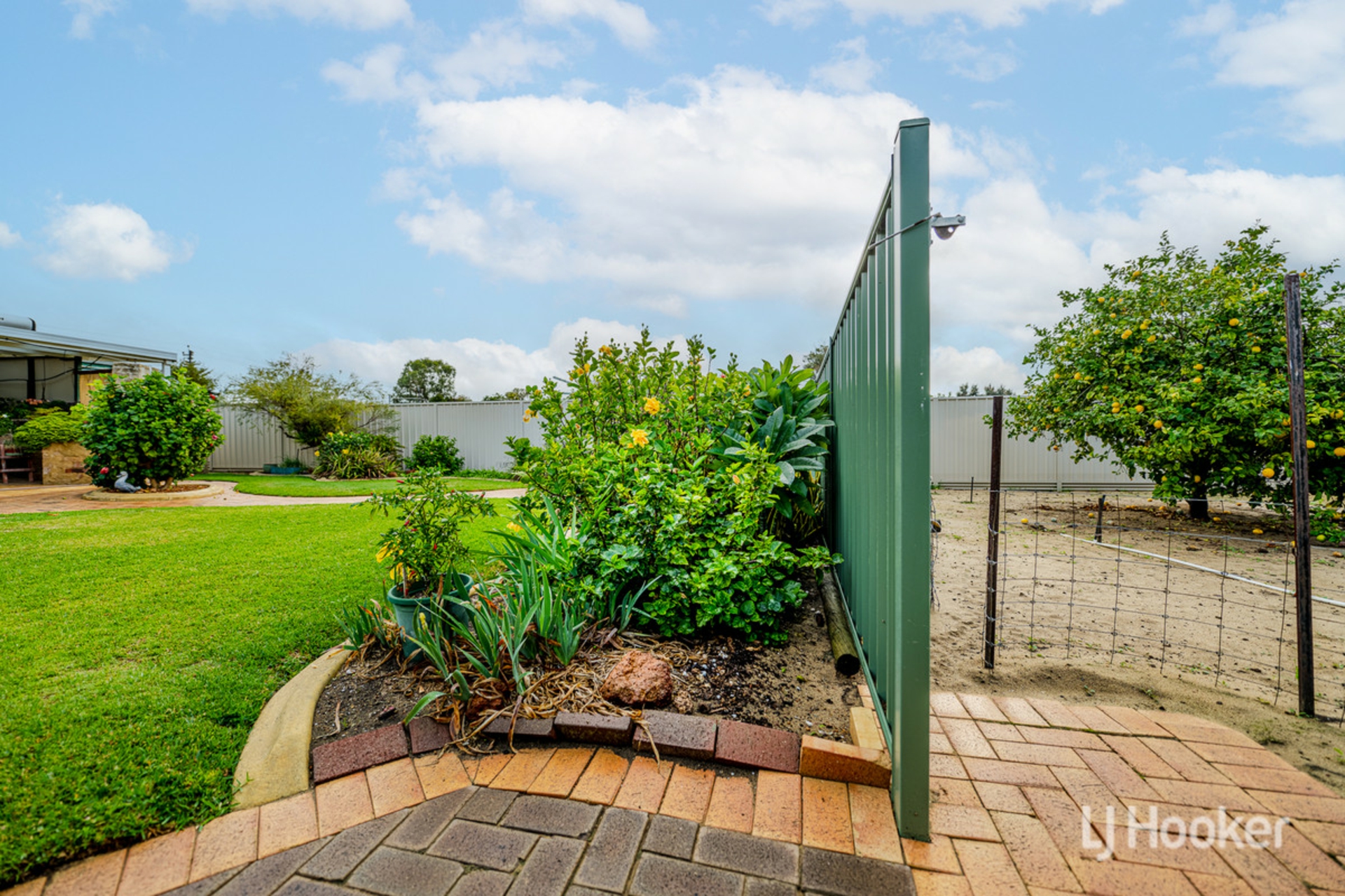 4 Banjup Road, GREENFIELDS
