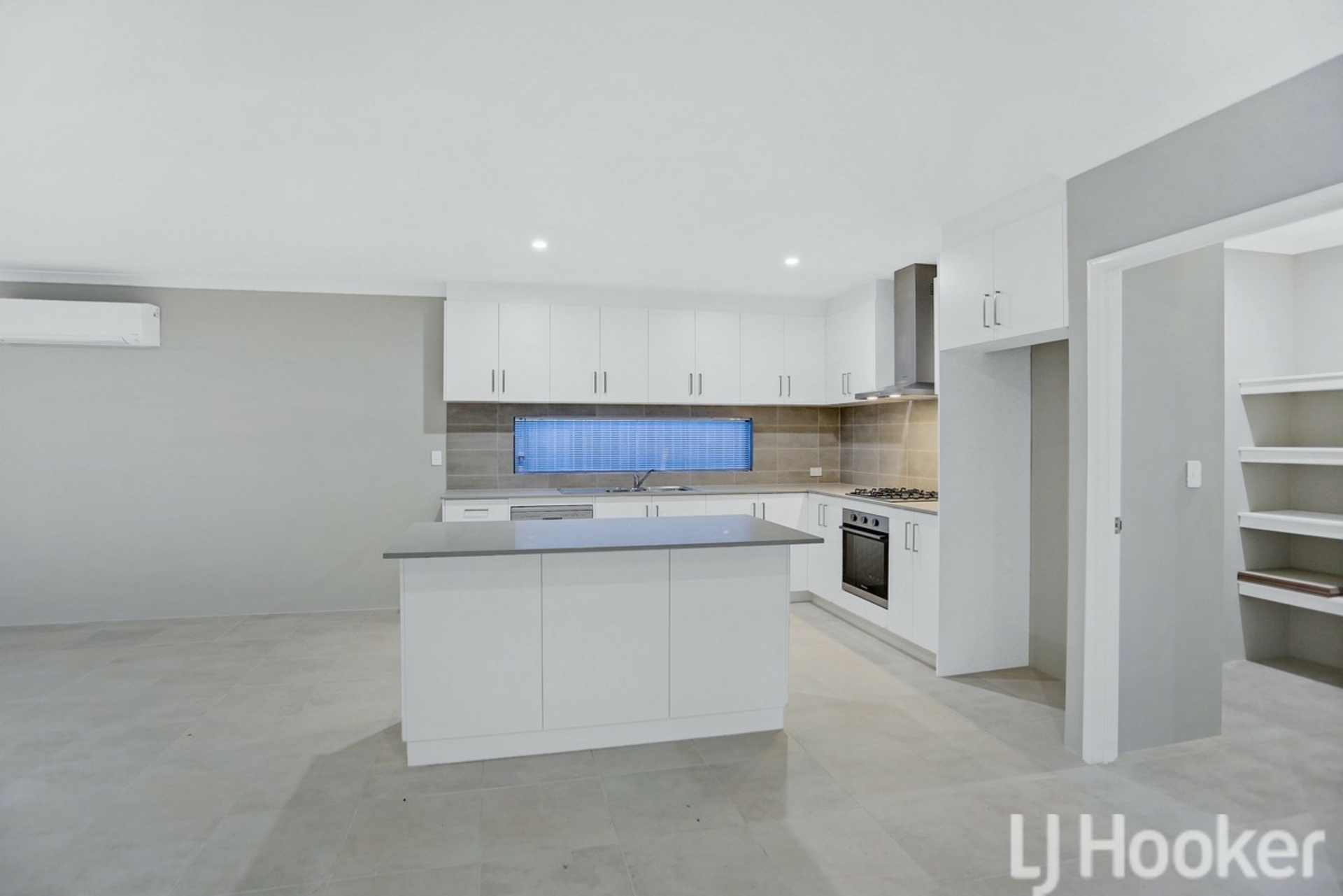 61 Dandaragan Drive, DAWESVILLE