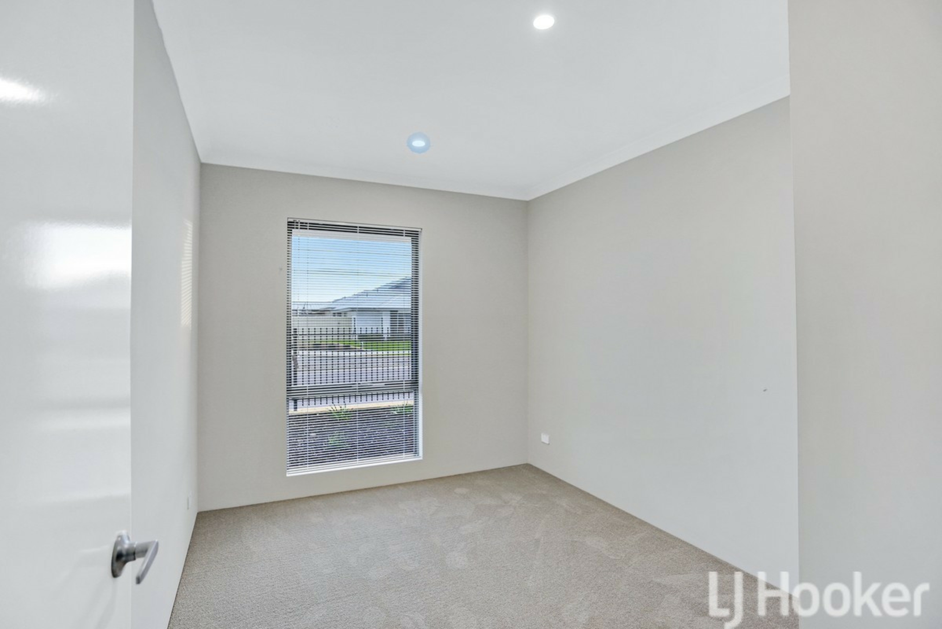 61 Dandaragan Drive, DAWESVILLE