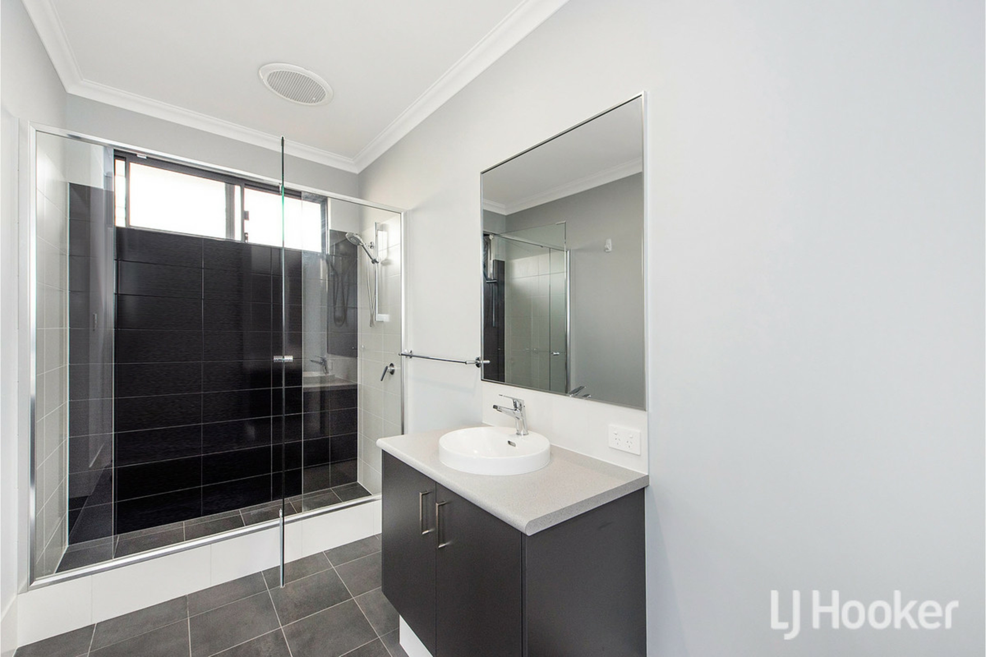 11 Huntington Street, MADORA BAY