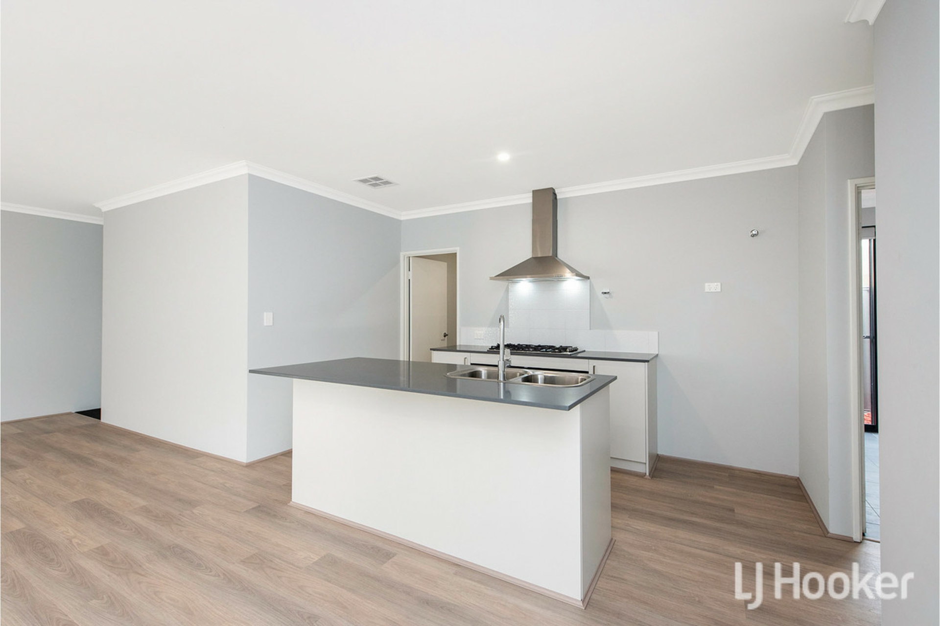 11 Huntington Street, MADORA BAY