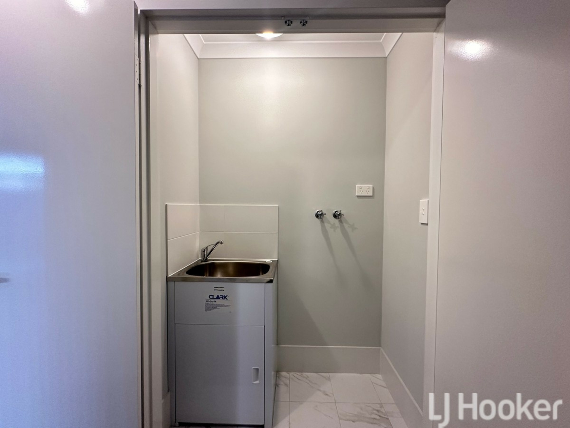 24B Mantis Grove, KARNUP