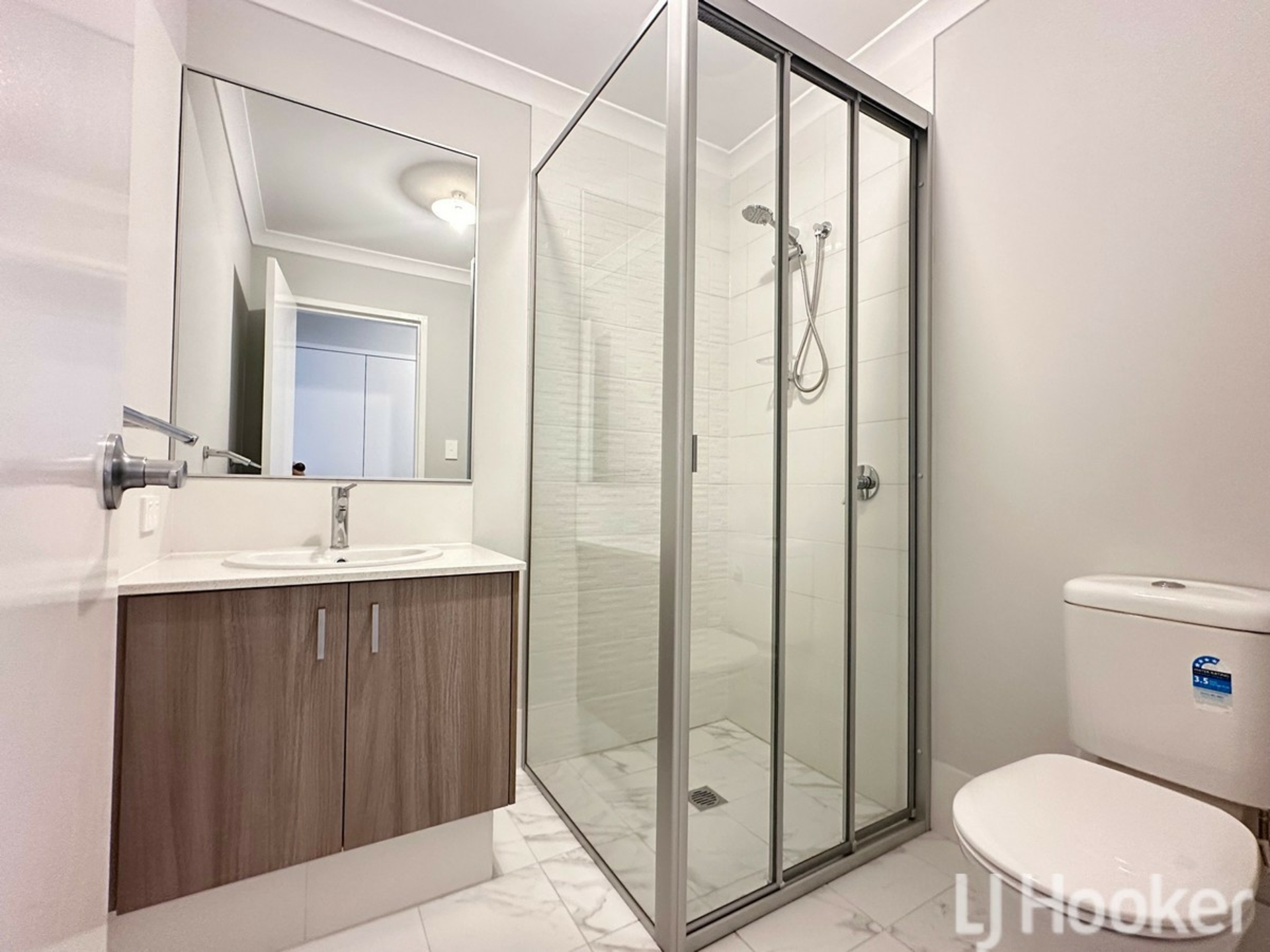 24B Mantis Grove, KARNUP