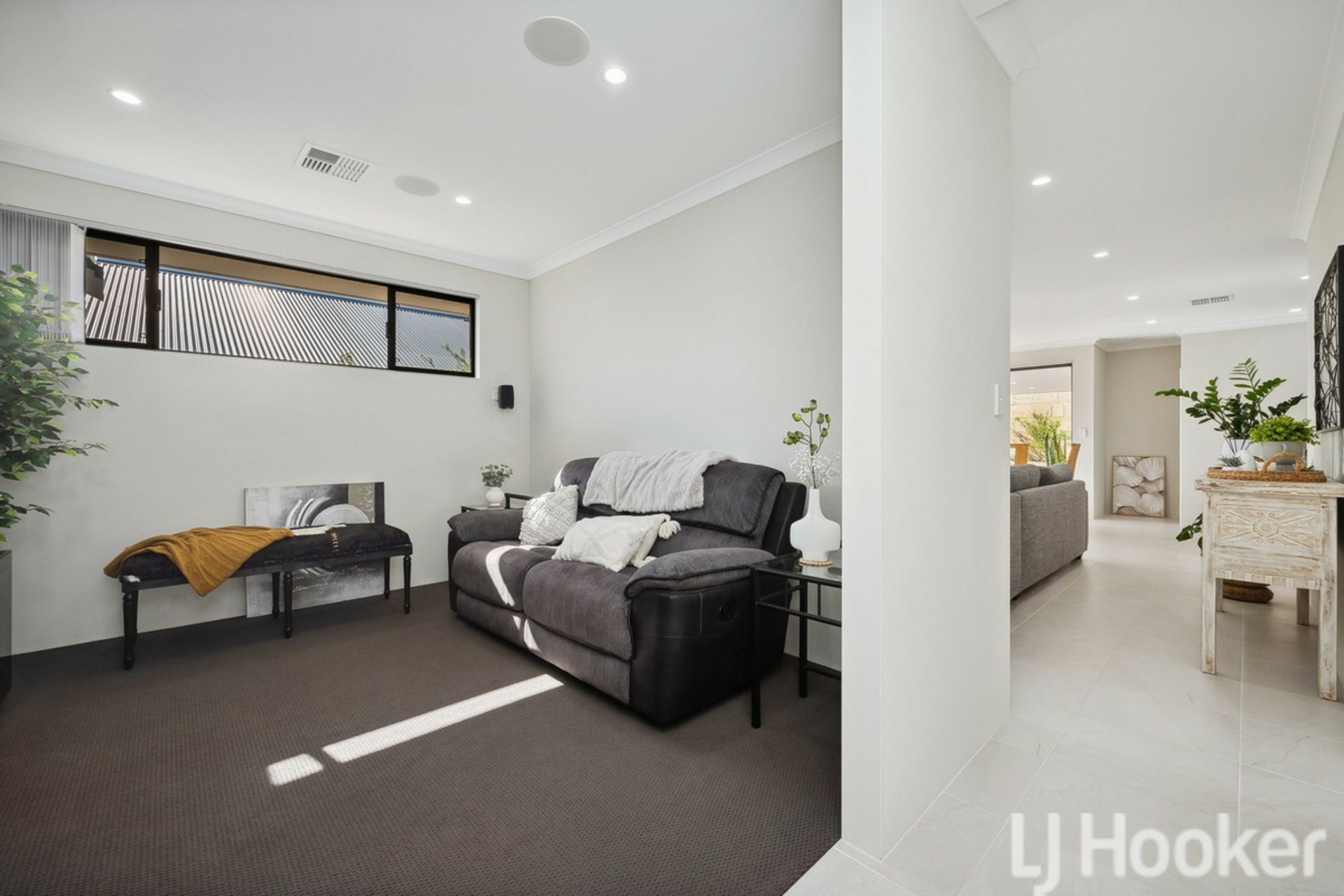 16 Picton Place, LAKELANDS